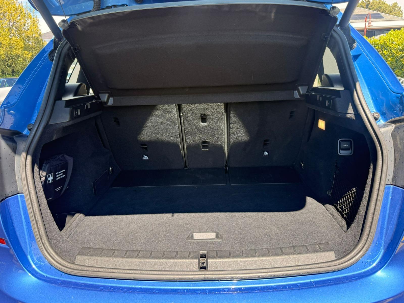 BMW 220i Active Tourer M Sport Line-image-26