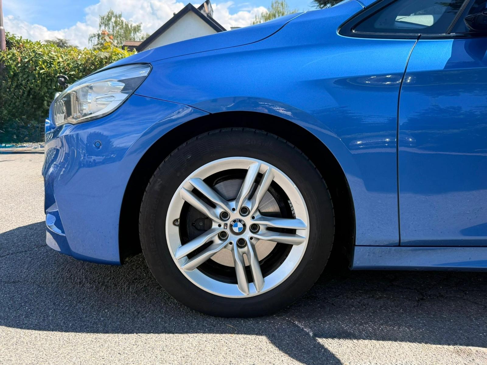 BMW 220i Active Tourer M Sport Line-showroom-element-3