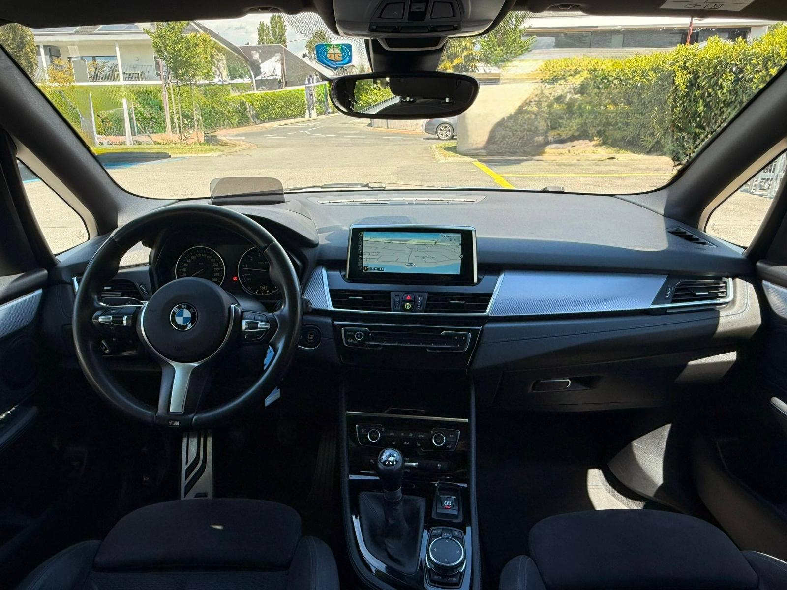 BMW 220i Active Tourer M Sport Line-image-11