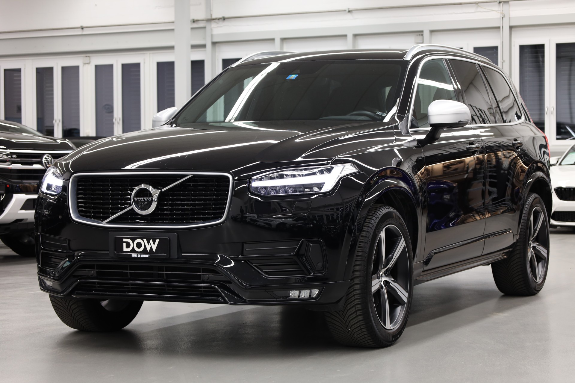 VOLVO XC90 2.0 T6 R-Design 7P. AWD-showroom-element-2