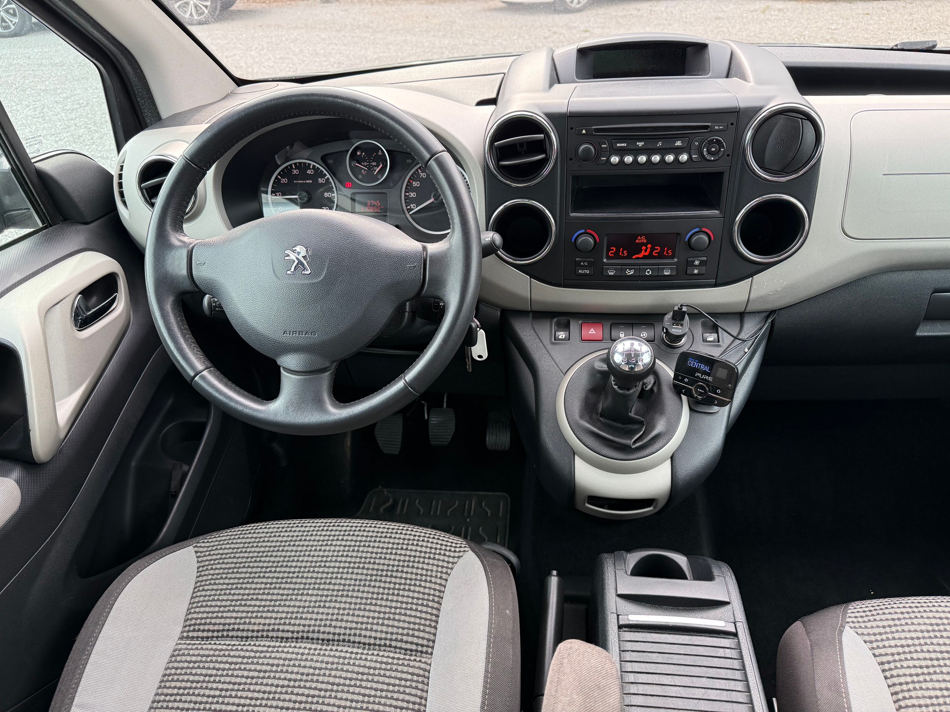 PEUGEOT Partner 1.6 Black&Silver-image-8