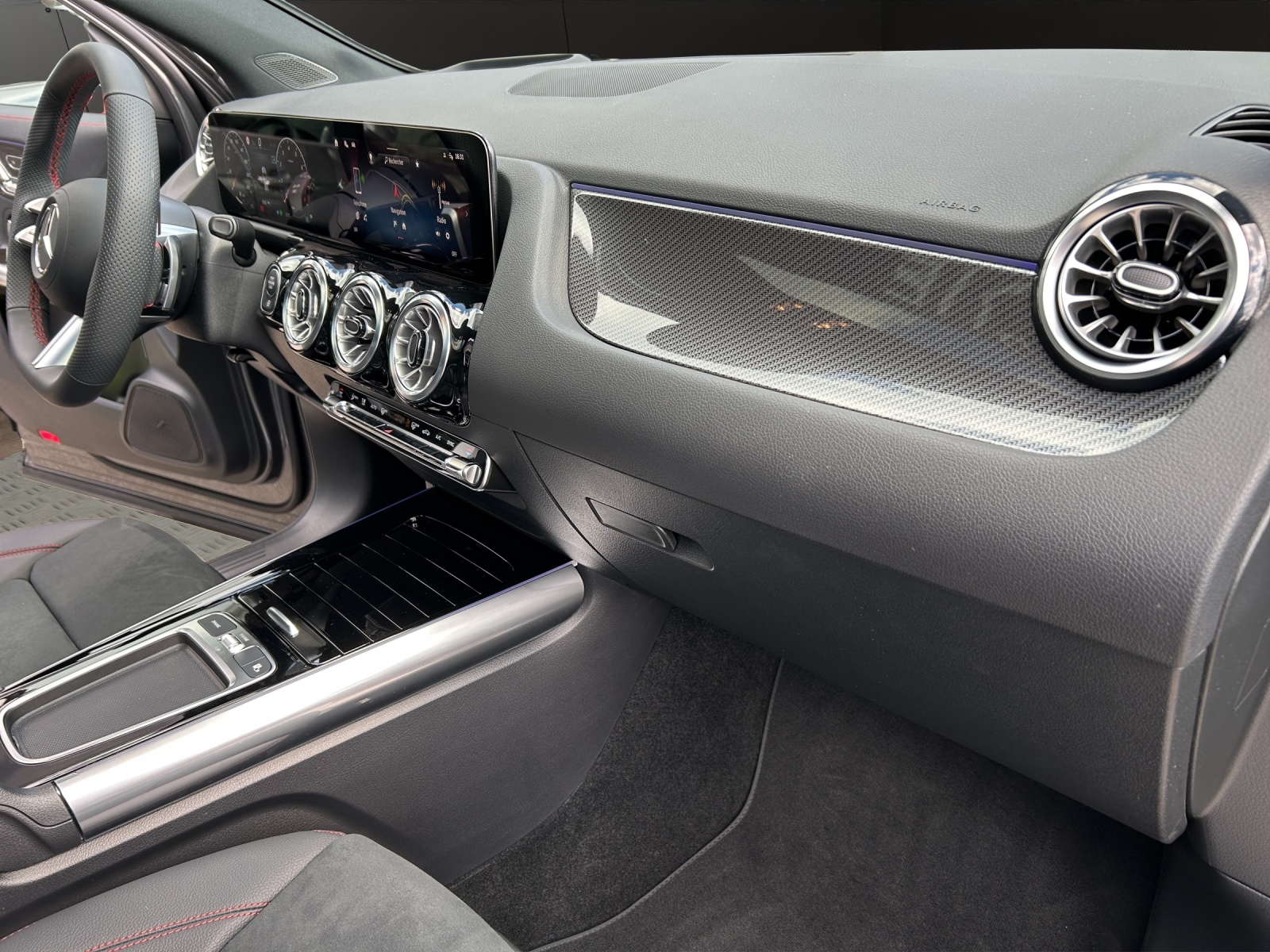 MERCEDES-BENZ GLA 220 4Matic 8G-DCT-image-20