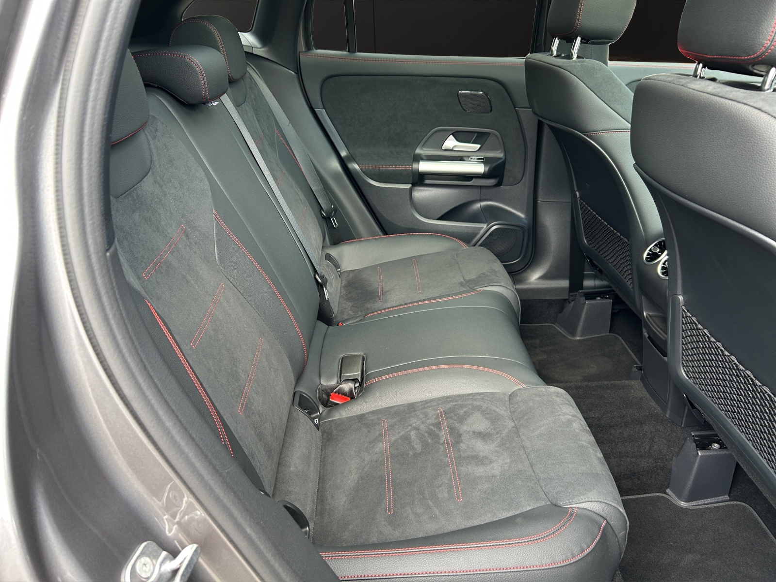 MERCEDES-BENZ GLA 220 4Matic 8G-DCT-image-15