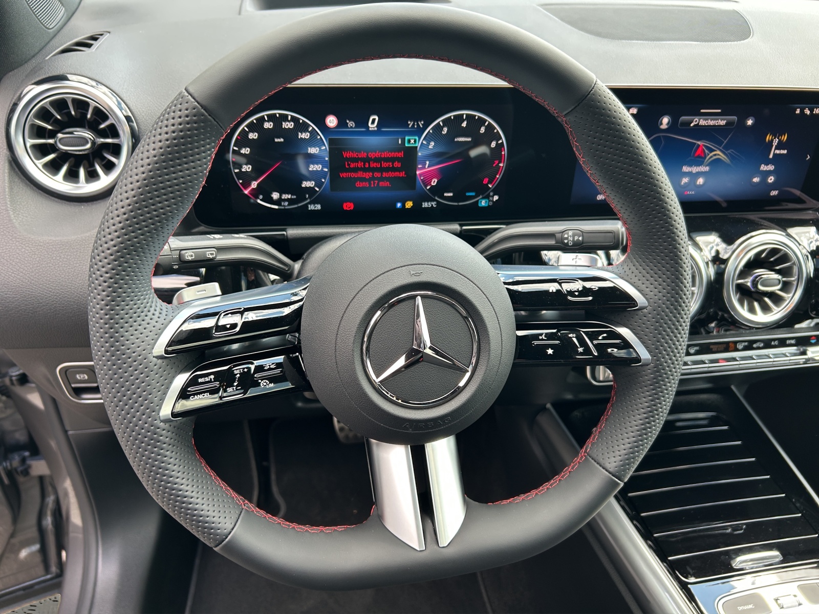 MERCEDES-BENZ GLA 220 4Matic 8G-DCT-image-8