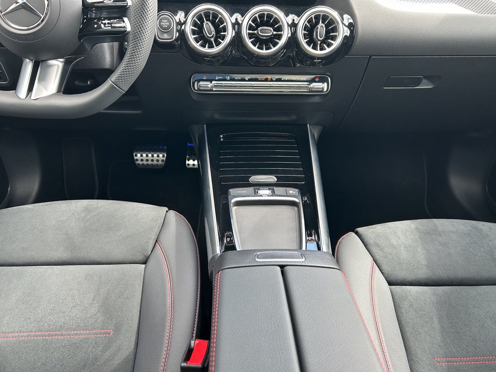 MERCEDES-BENZ GLA 220 4Matic 8G-DCT-image-12