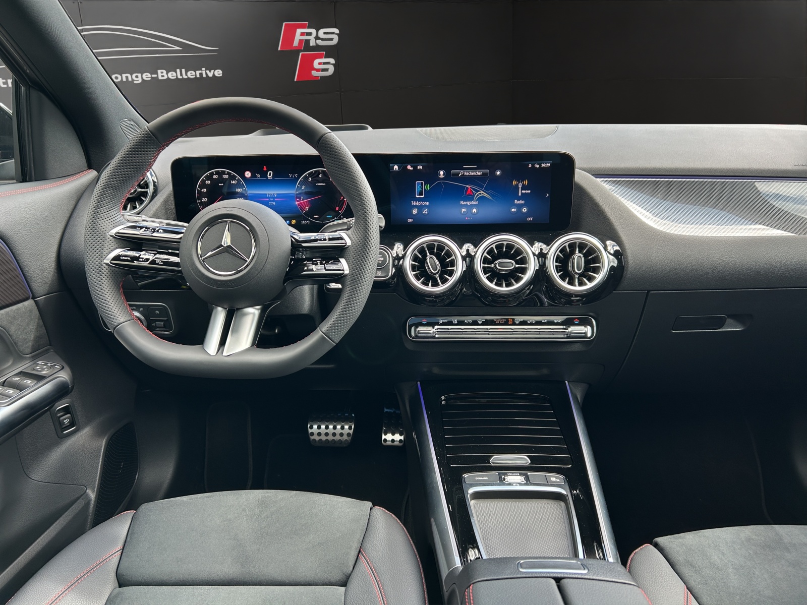 MERCEDES-BENZ GLA 220 4Matic 8G-DCT-image-11