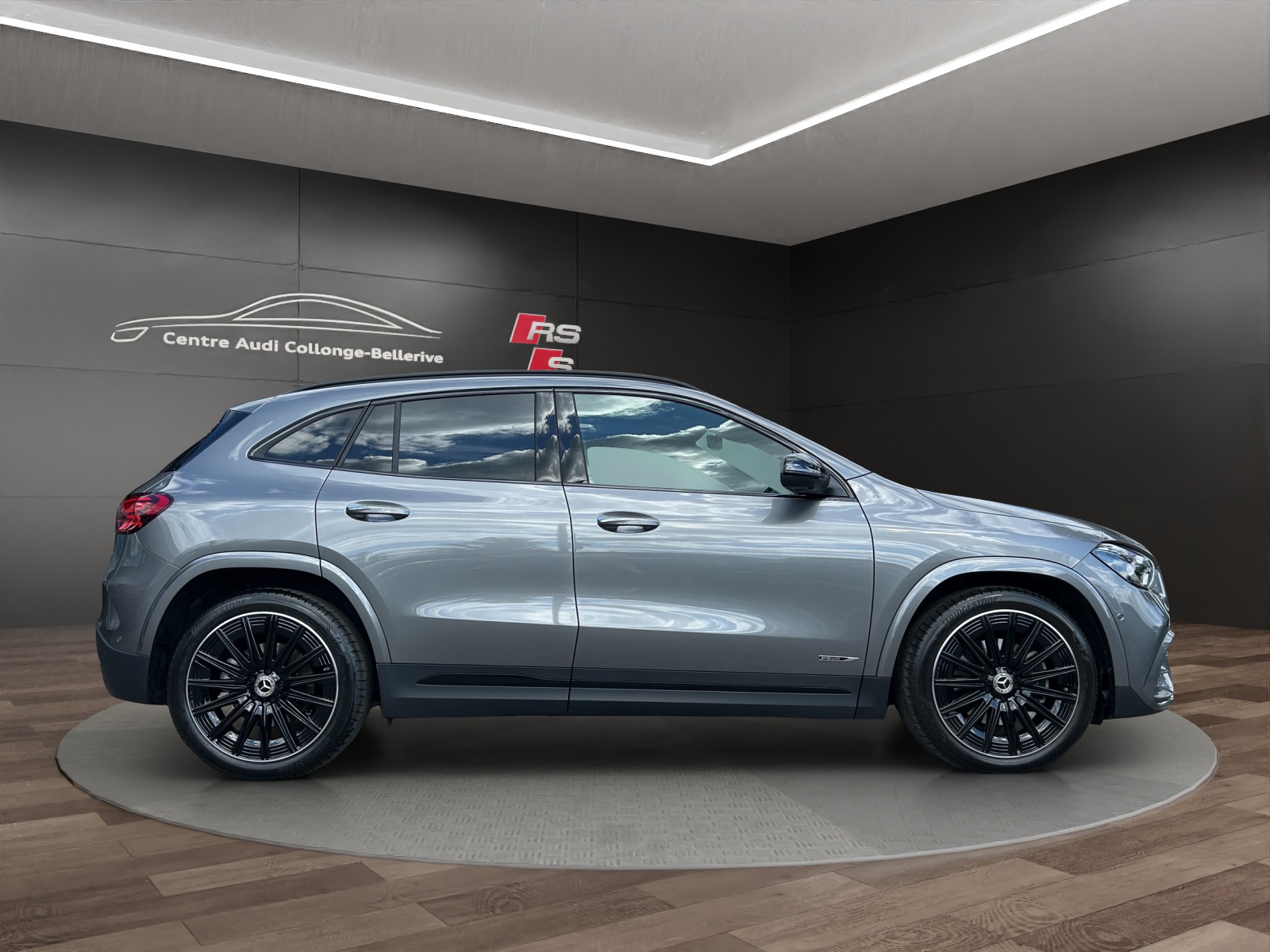 MERCEDES-BENZ GLA 220 4Matic 8G-DCT-image-5