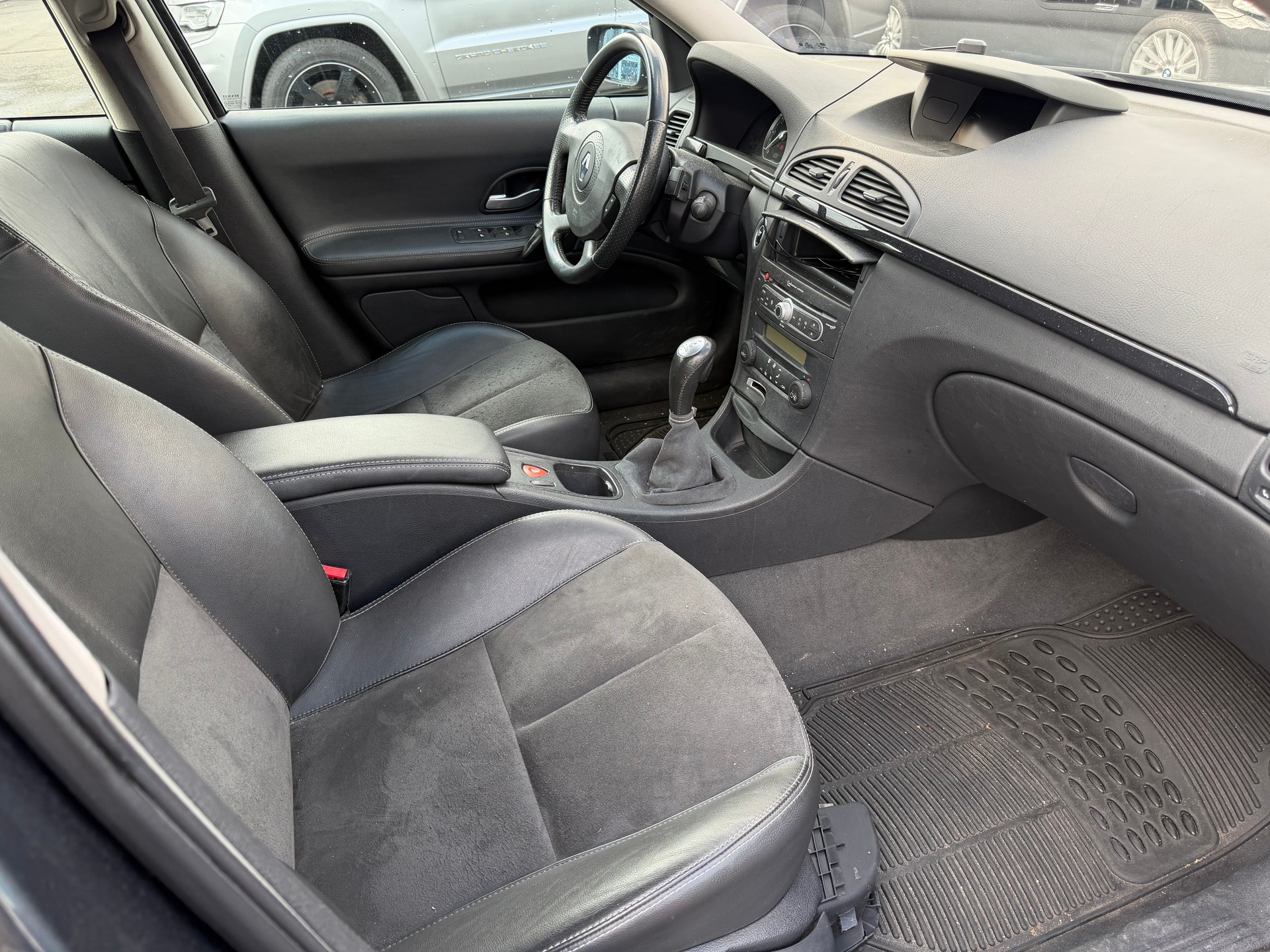 RENAULT Laguna Grandtour 2.0 16V T Privilège-image-6