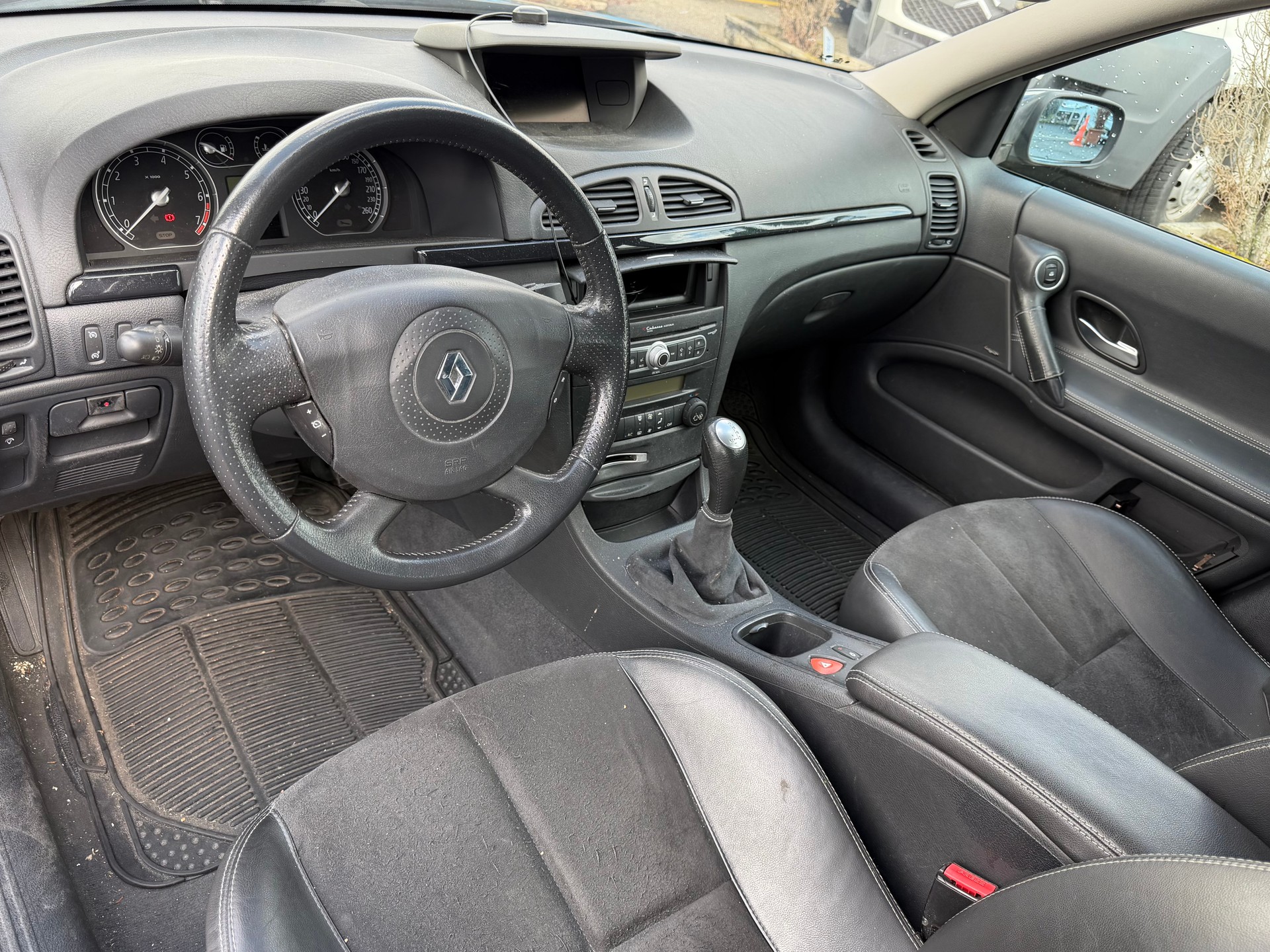 RENAULT Laguna Grandtour 2.0 16V T Privilège-image-4