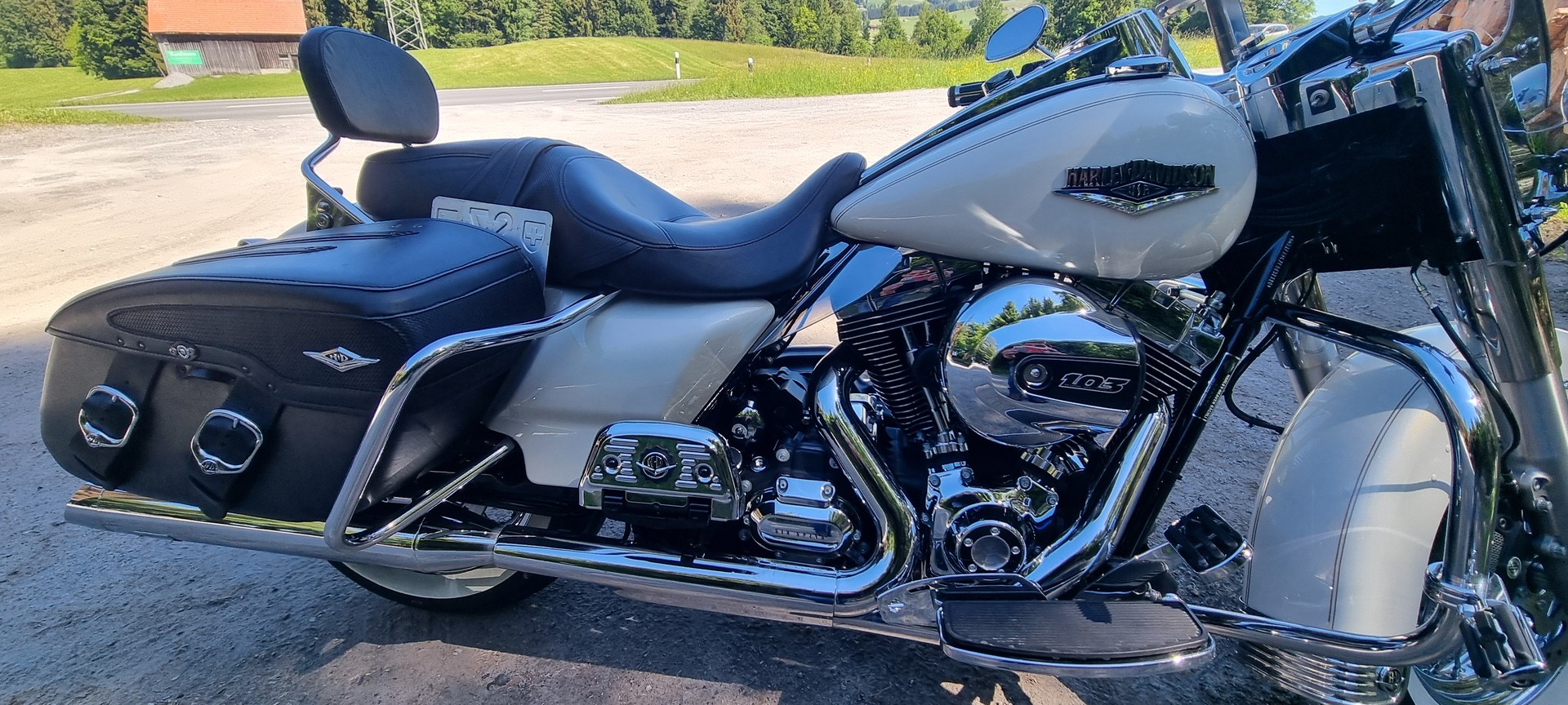 HARLEY-DAVIDSON FLHRC Road King Classic 103 ABS-image-3