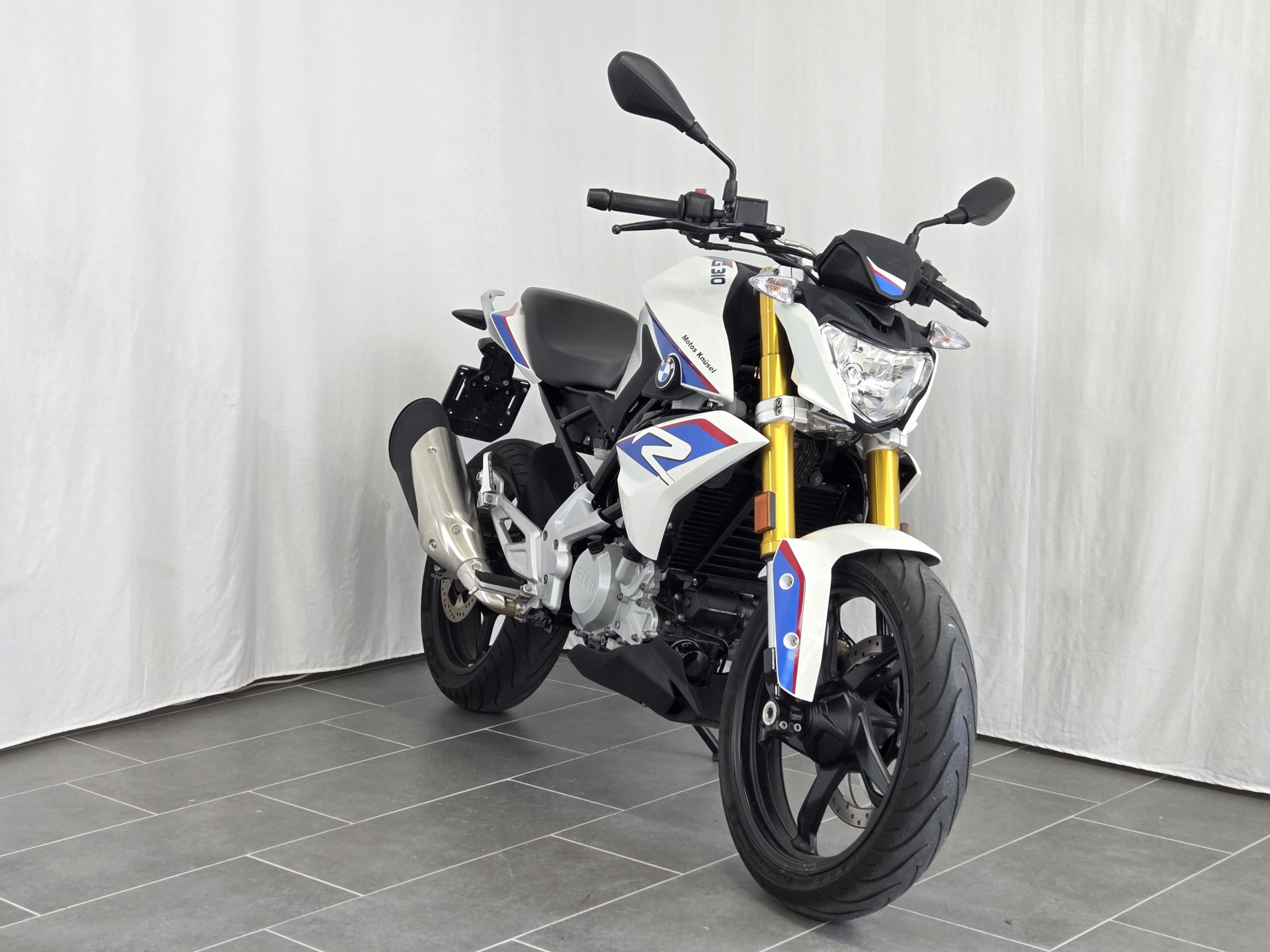 BMW G 310 R-showroom-element-2