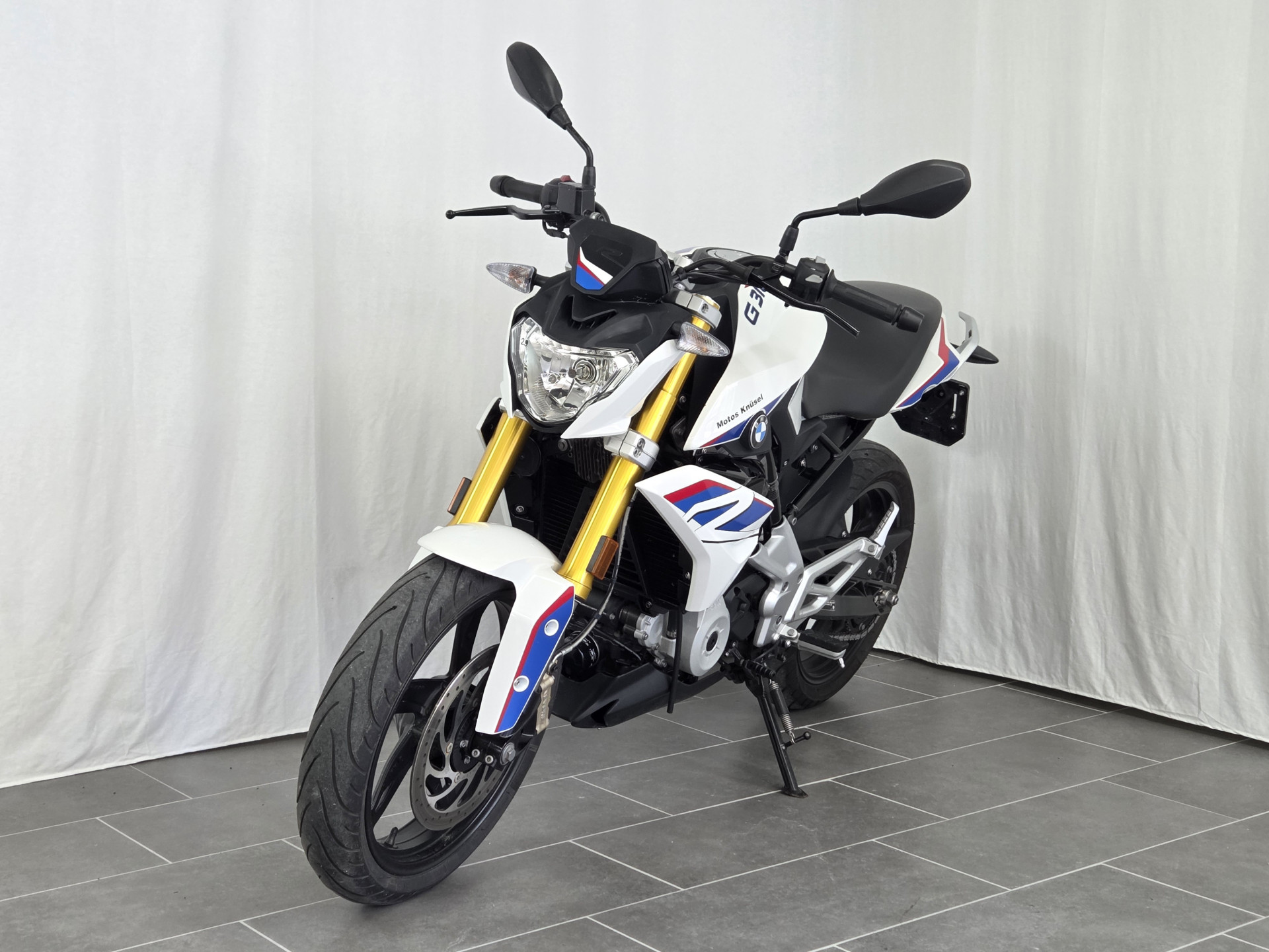 BMW G 310 R-showroom-element-1
