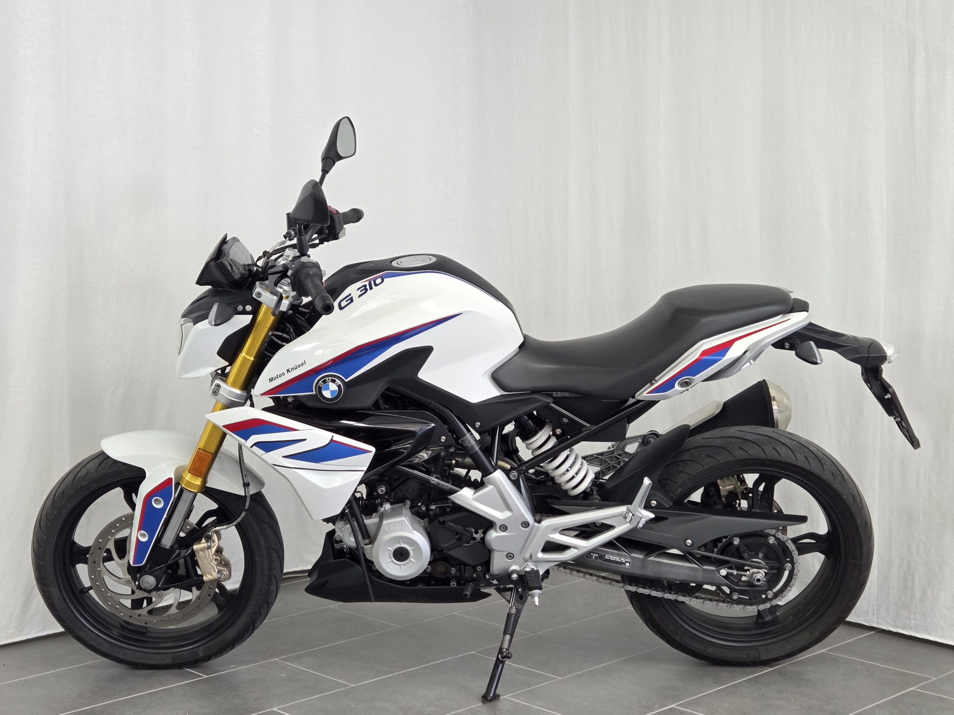 BMW G 310 R-showroom-element-3