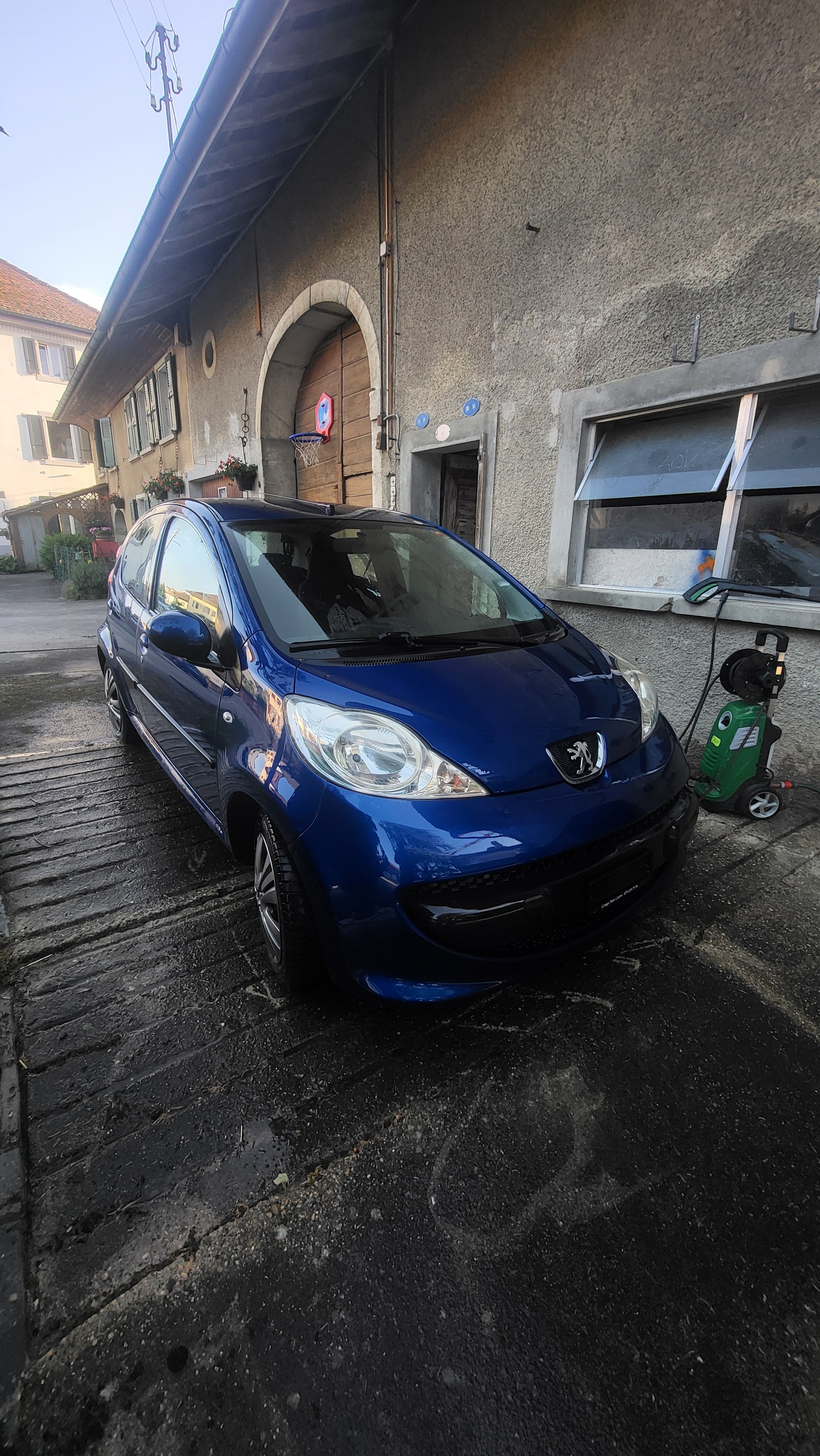 PEUGEOT 1.0 Urban