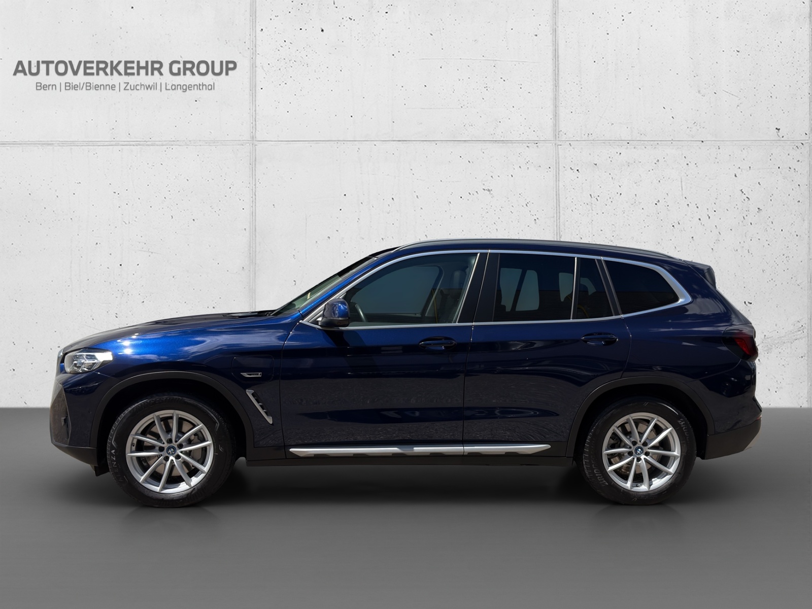 BMW X3 xDrive 30e-showroom-element-2