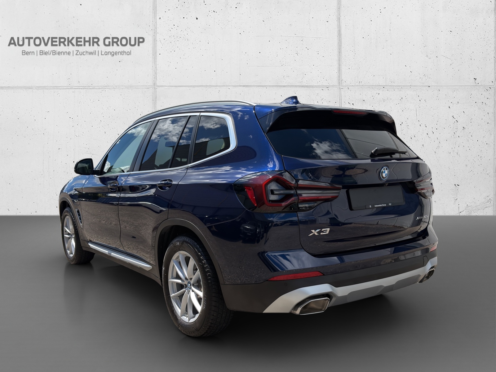 BMW X3 xDrive 30e-showroom-element-3