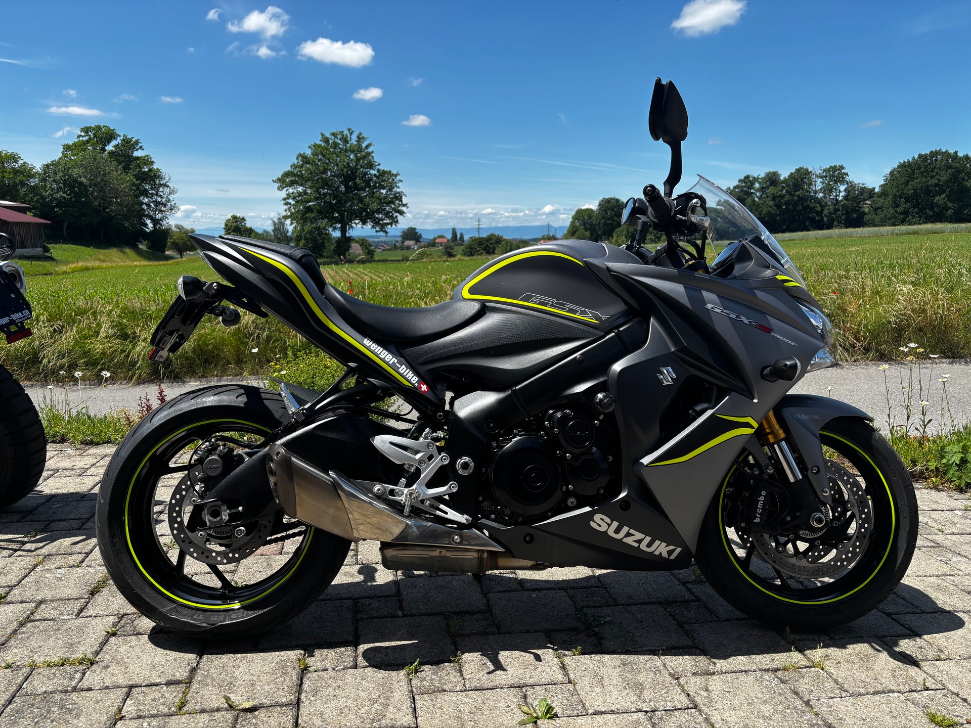 SUZUKI GSX-S 1000F ABS-image-1