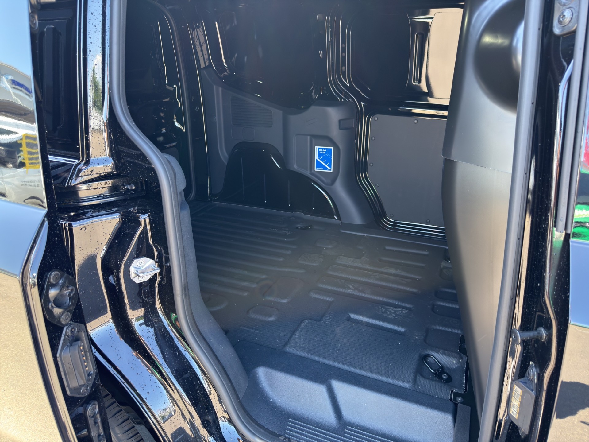 FORD Transit Courier Van 1.0 EcoBoost Trend-image-11