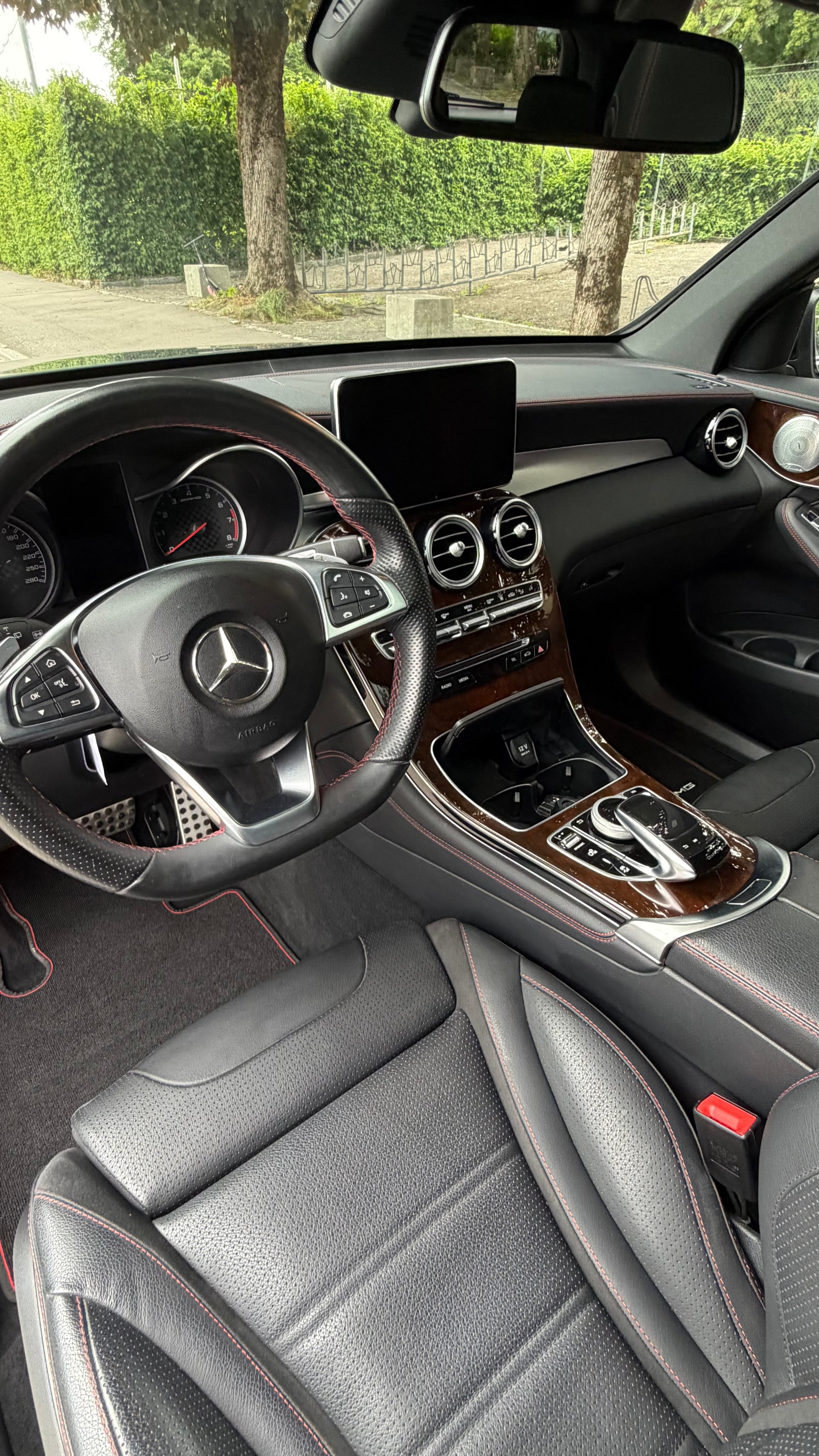 MERCEDES-BENZ GLC 43 AMG 4Matic 9G-Tronic-image-11