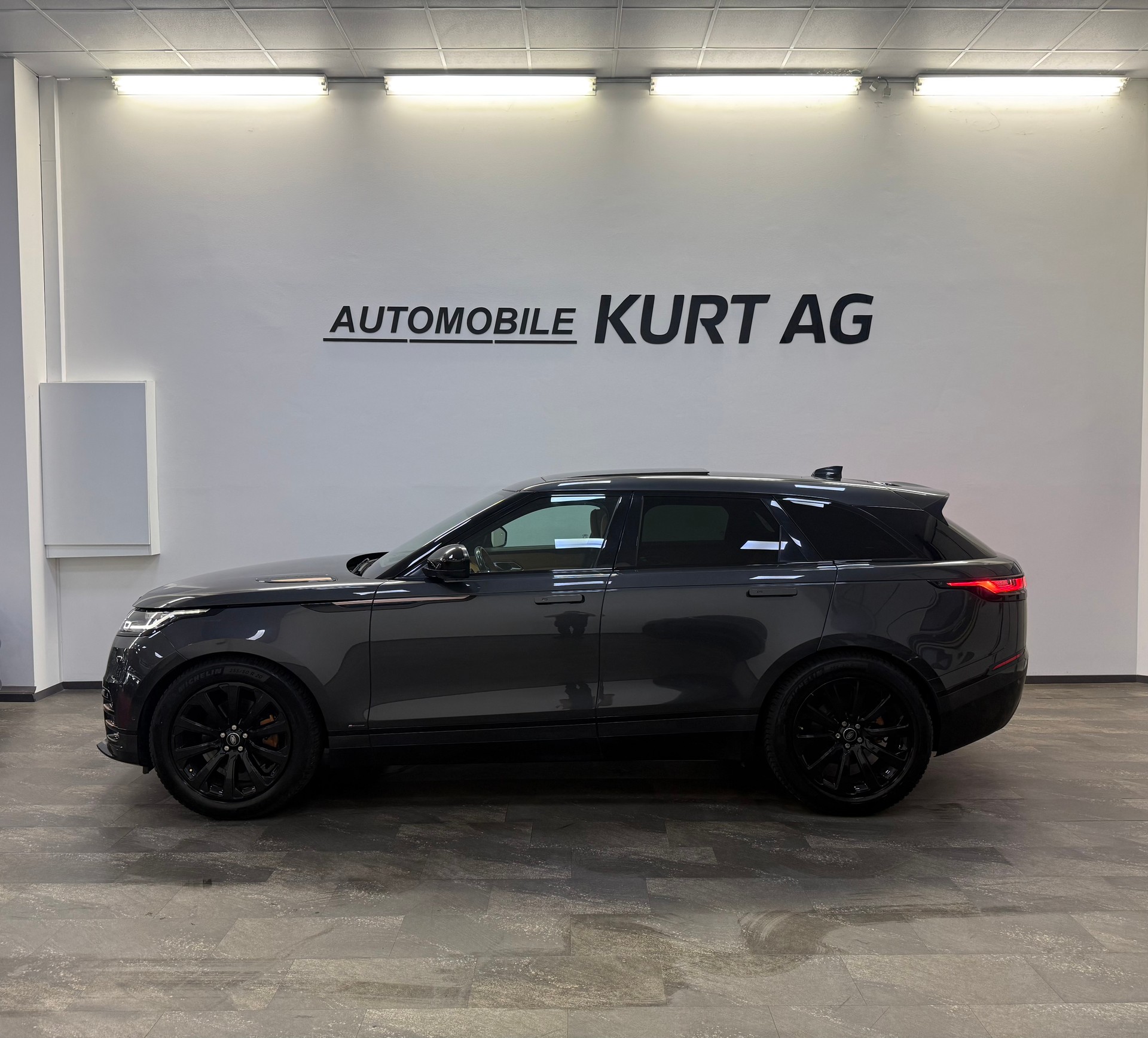 LAND ROVER Range Rover Velar R-Dynamic D 300 S Automatic-showroom-element-2
