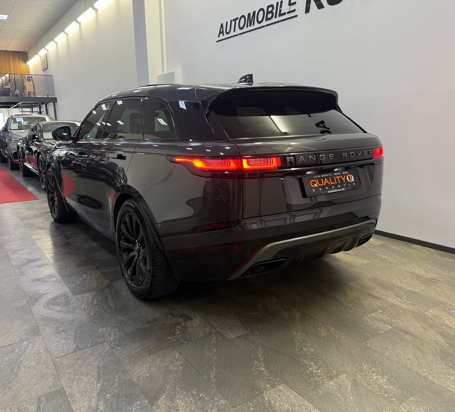 LAND ROVER Range Rover Velar R-Dynamic D 300 S Automatic-image-9