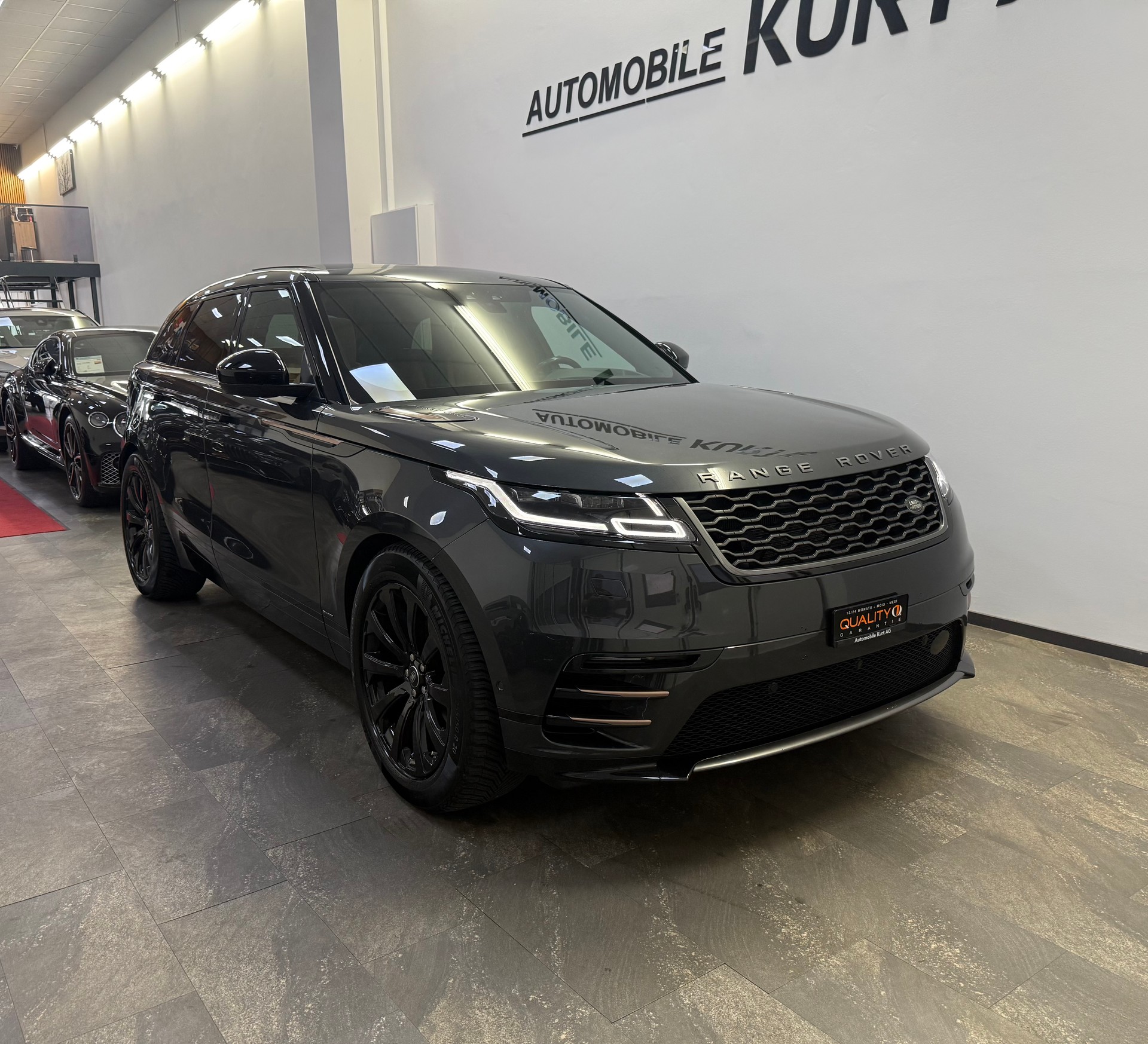LAND ROVER Range Rover Velar R-Dynamic D 300 S Automatic-image-5