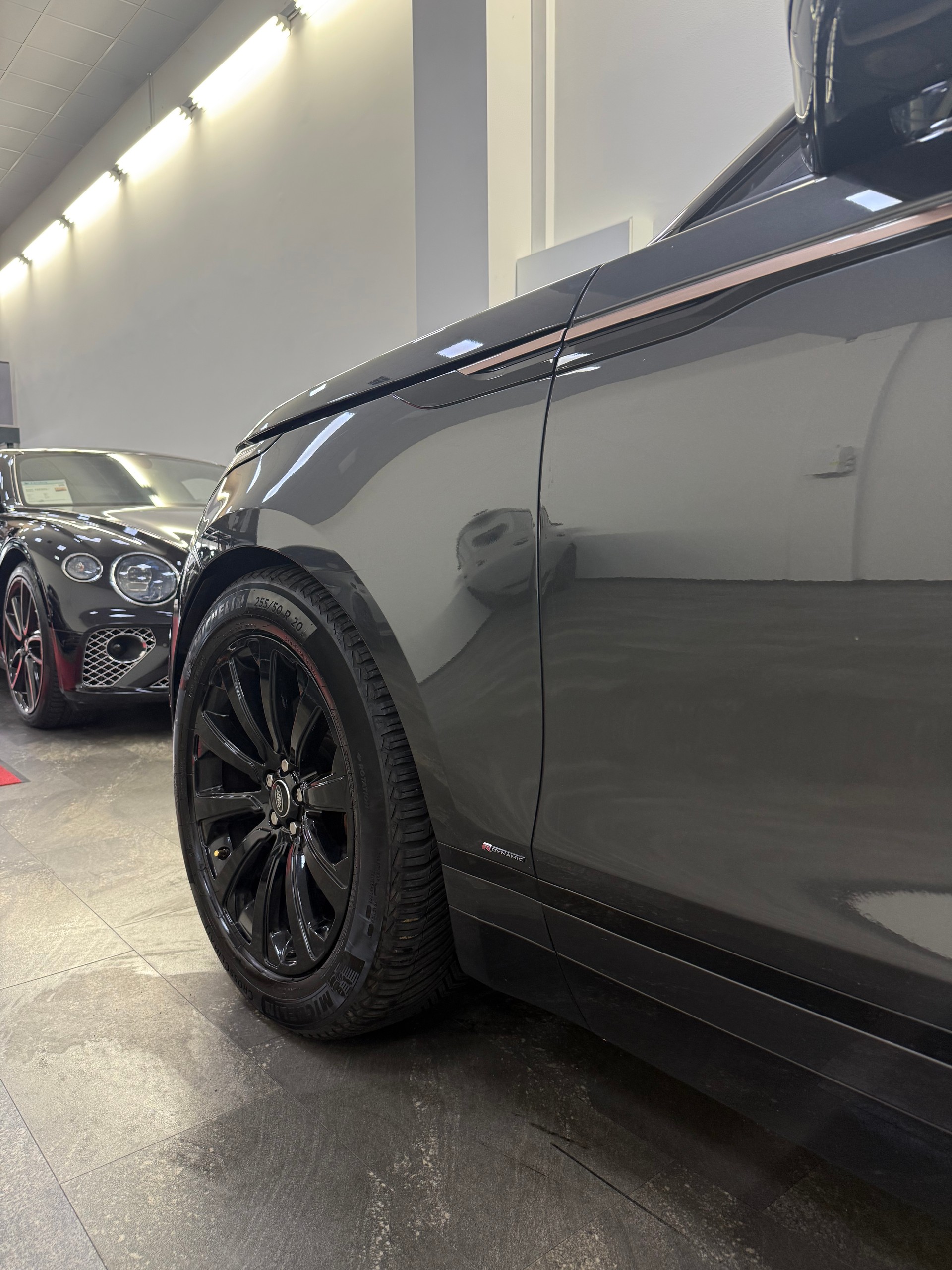 LAND ROVER Range Rover Velar R-Dynamic D 300 S Automatic-showroom-element-3