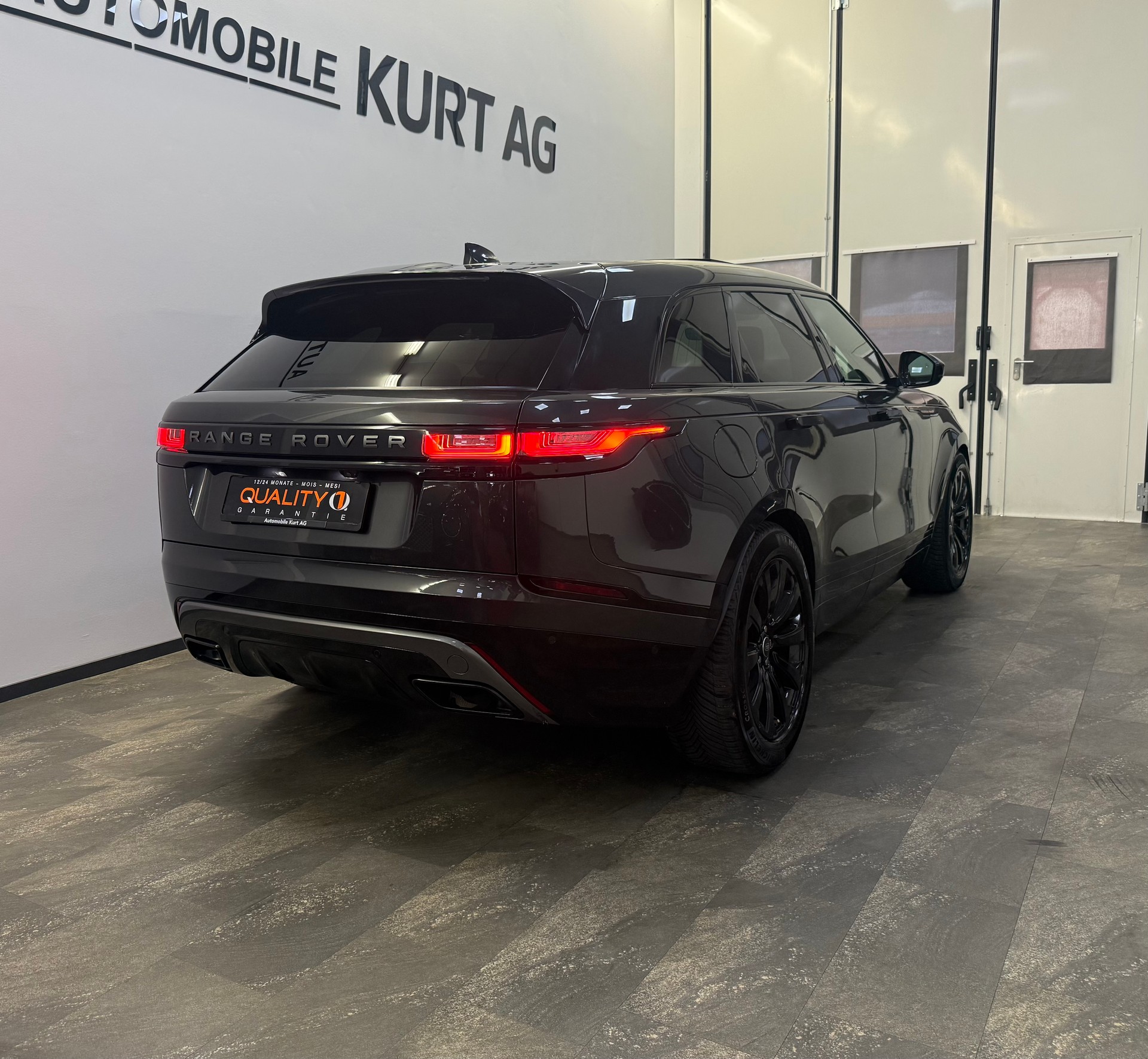 LAND ROVER Range Rover Velar R-Dynamic D 300 S Automatic-image-8