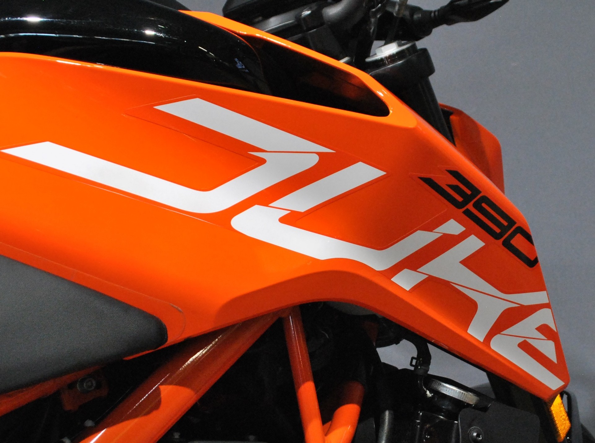 KTM 390 Duke ABS-image-6