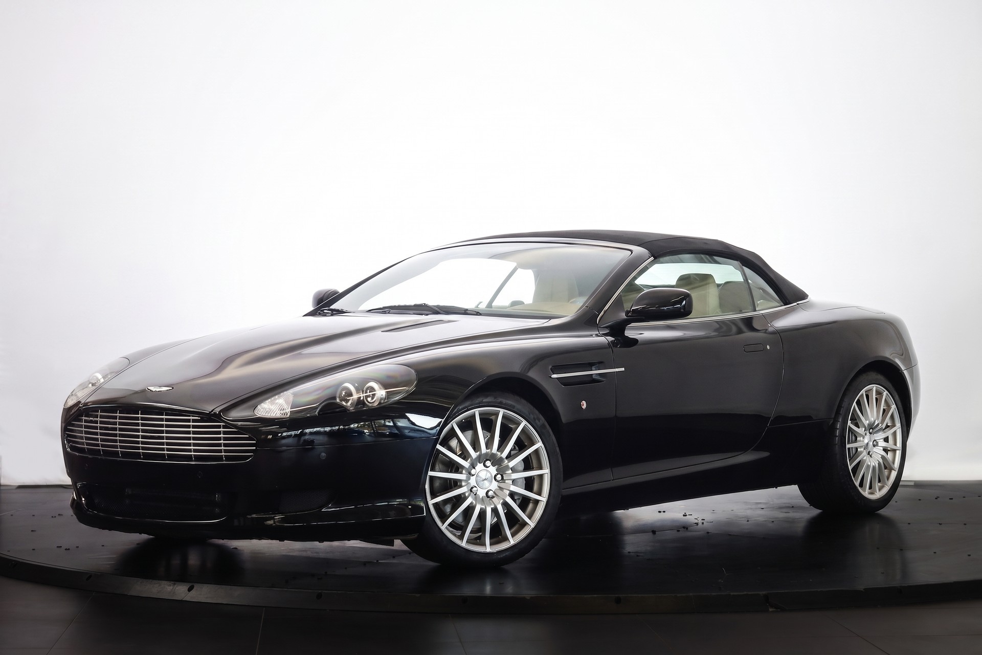 ASTON MARTIN DB9 Volante Touchtronic 2-image-8