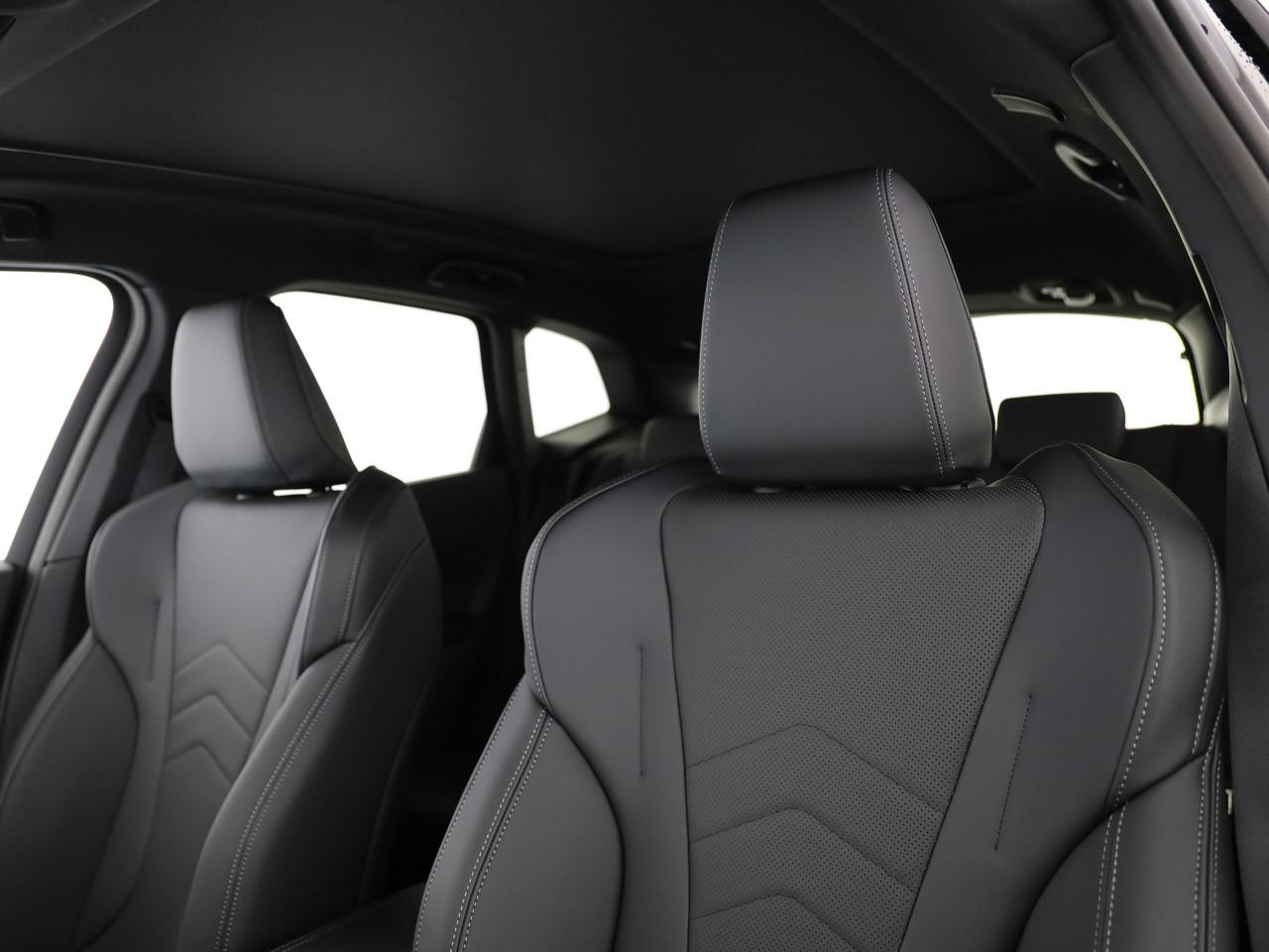 BMW 230e xDrive paddles Active Tourer-image-17