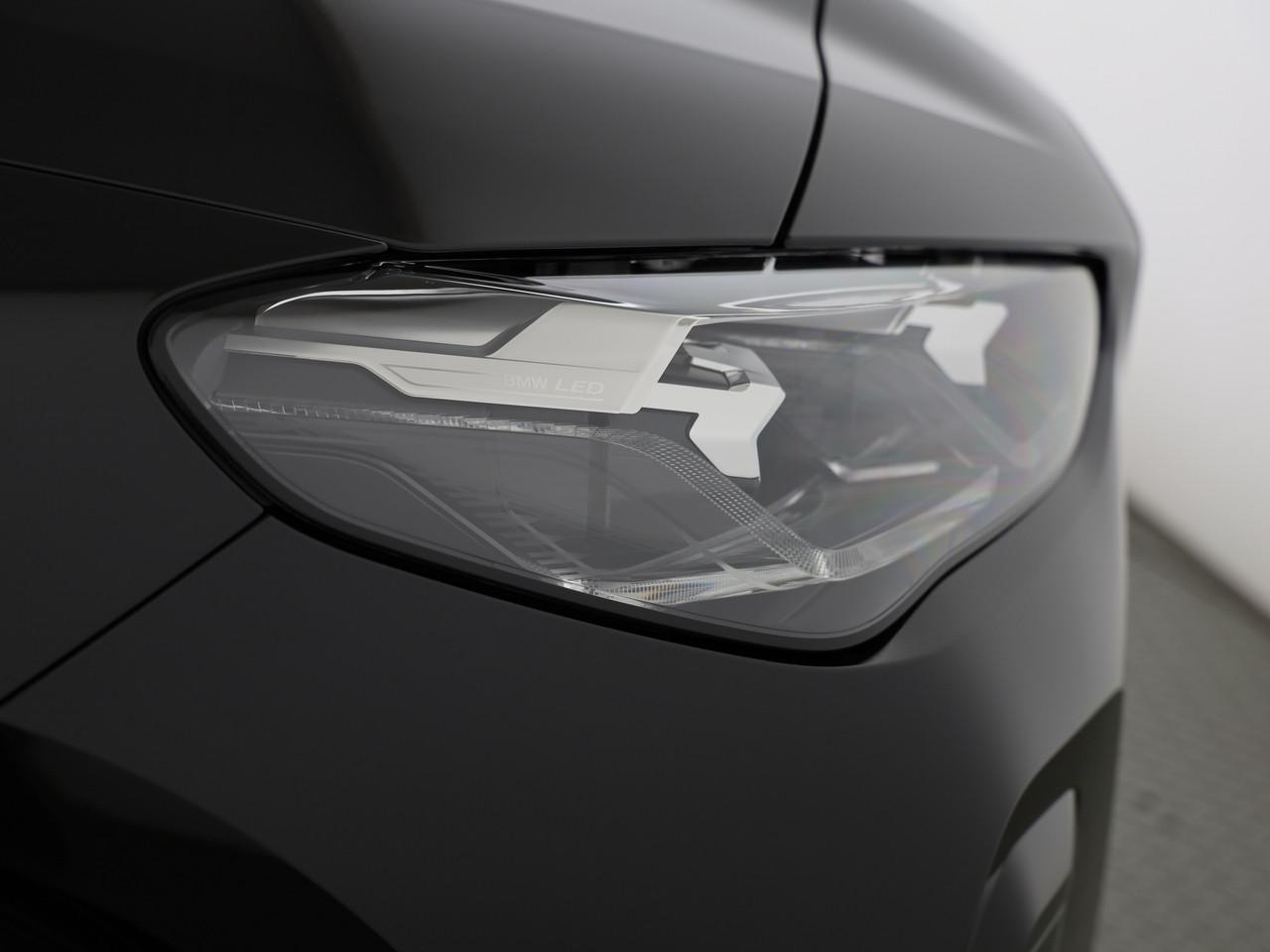 BMW 230e xDrive paddles Active Tourer-image-9