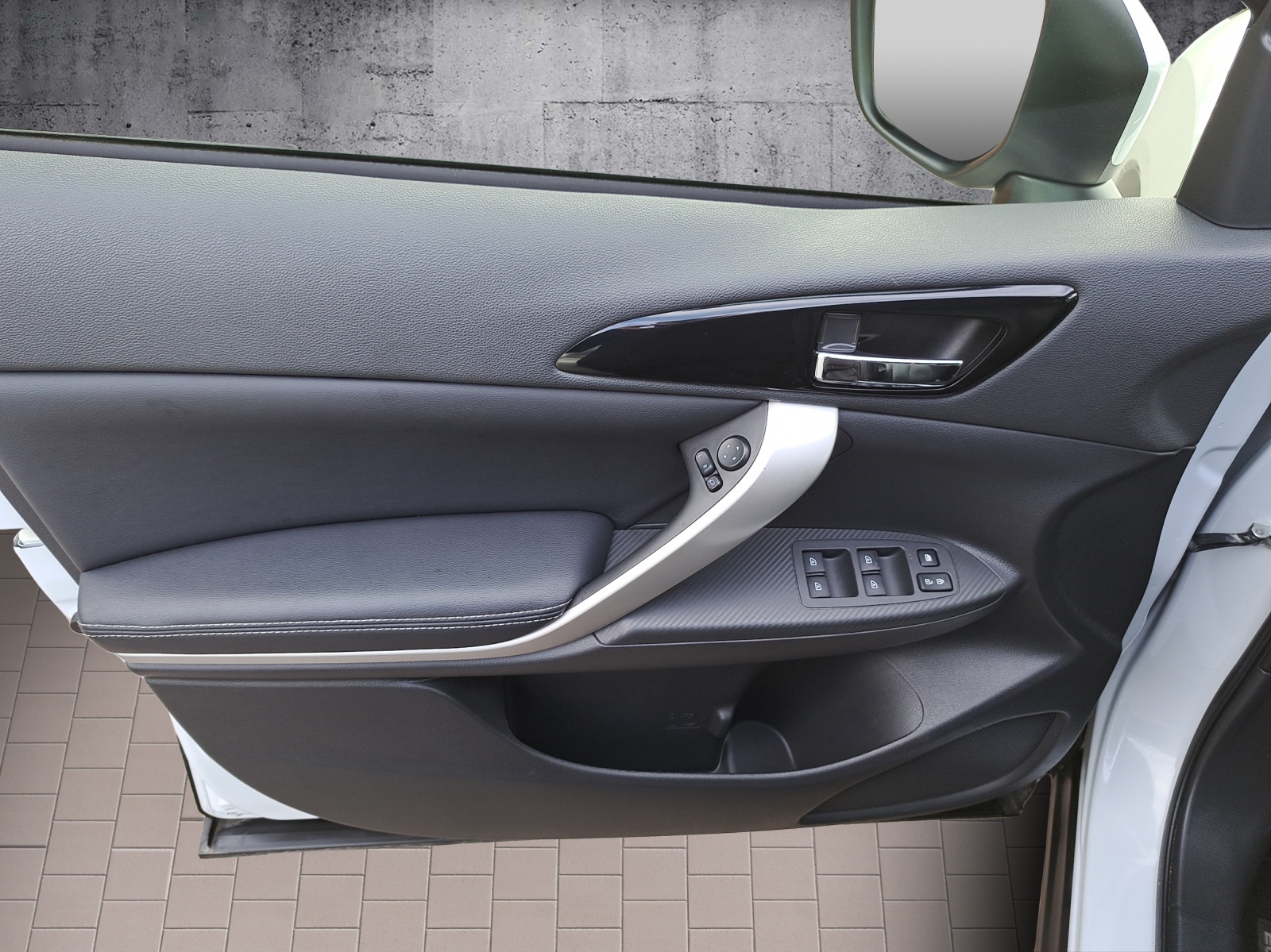 MITSUBISHI Eclipse Cross 2.4 PHEV Instyle 4x4-image-13
