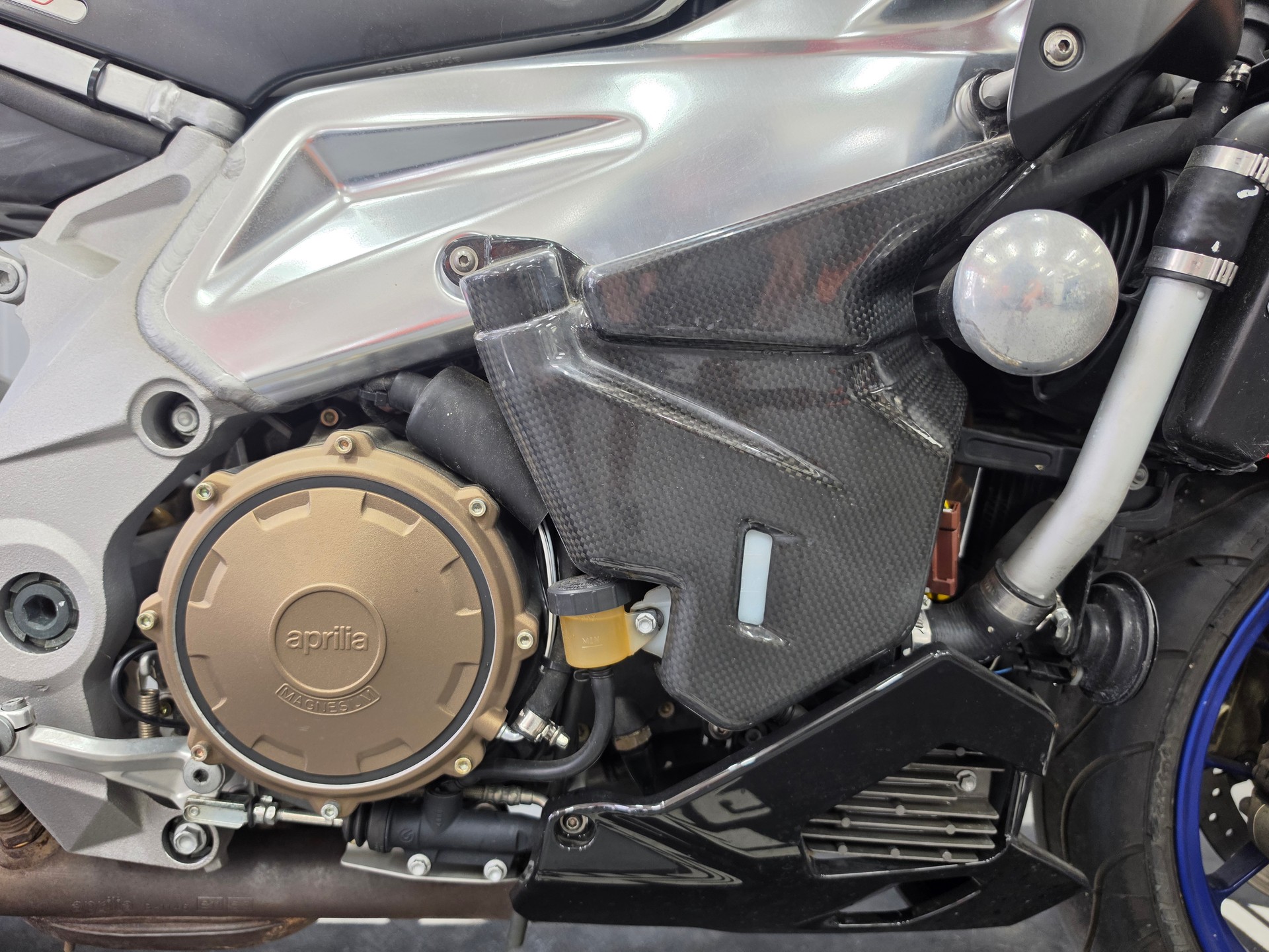 APRILIA Tuono 1000 R Factory-image-1