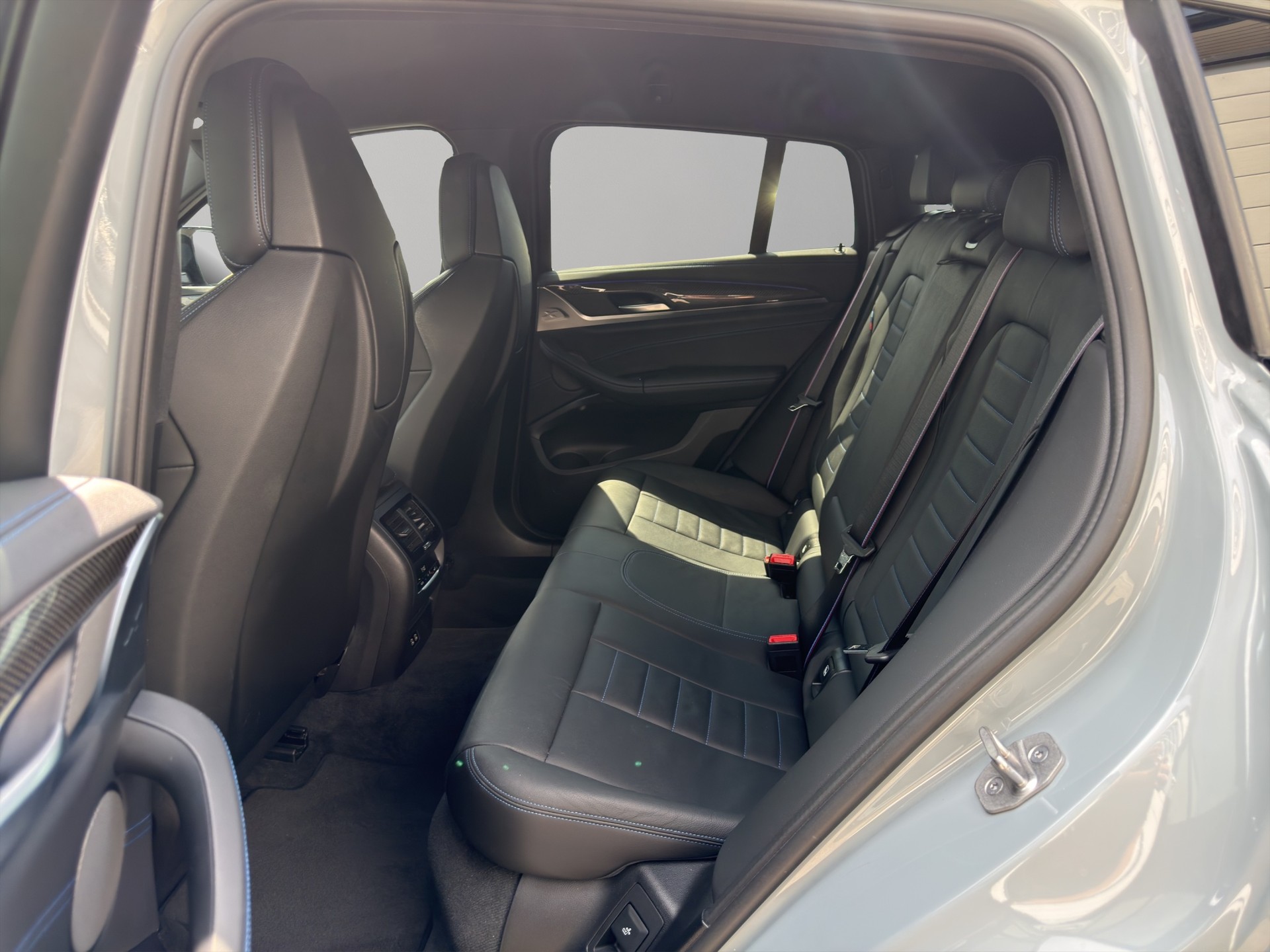 BMW X4 M40i 48V Steptronic-image-16