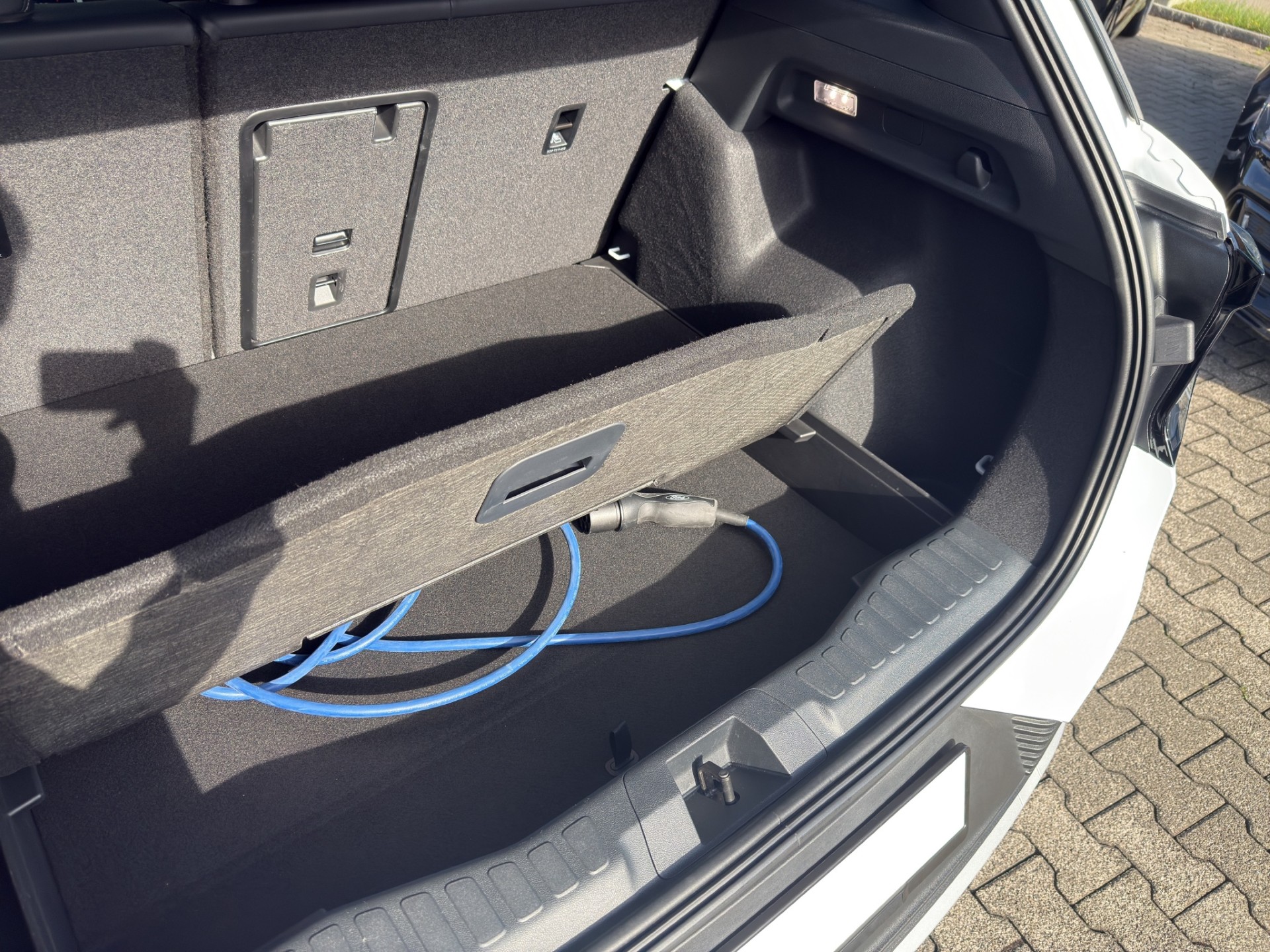 FORD Explorer Extended Range Premium AWD-image-14