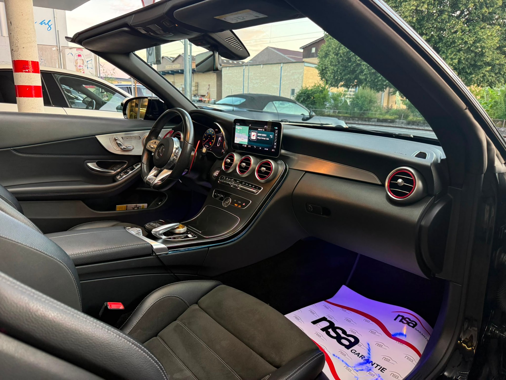 MERCEDES-BENZ C 200 AMG Line Cabriolet *Aversus* *Burmester* *CH Fahrzeug* 9G-Tronic-image-14