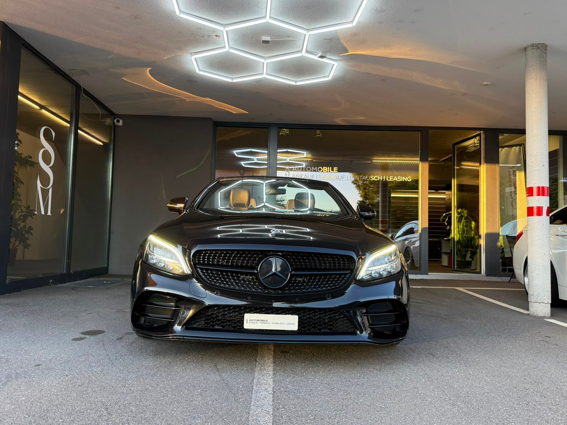 MERCEDES-BENZ C 200 AMG Line Cabriolet *Aversus* *Burmester* *CH Fahrzeug* 9G-Tronic-showroom-element-1