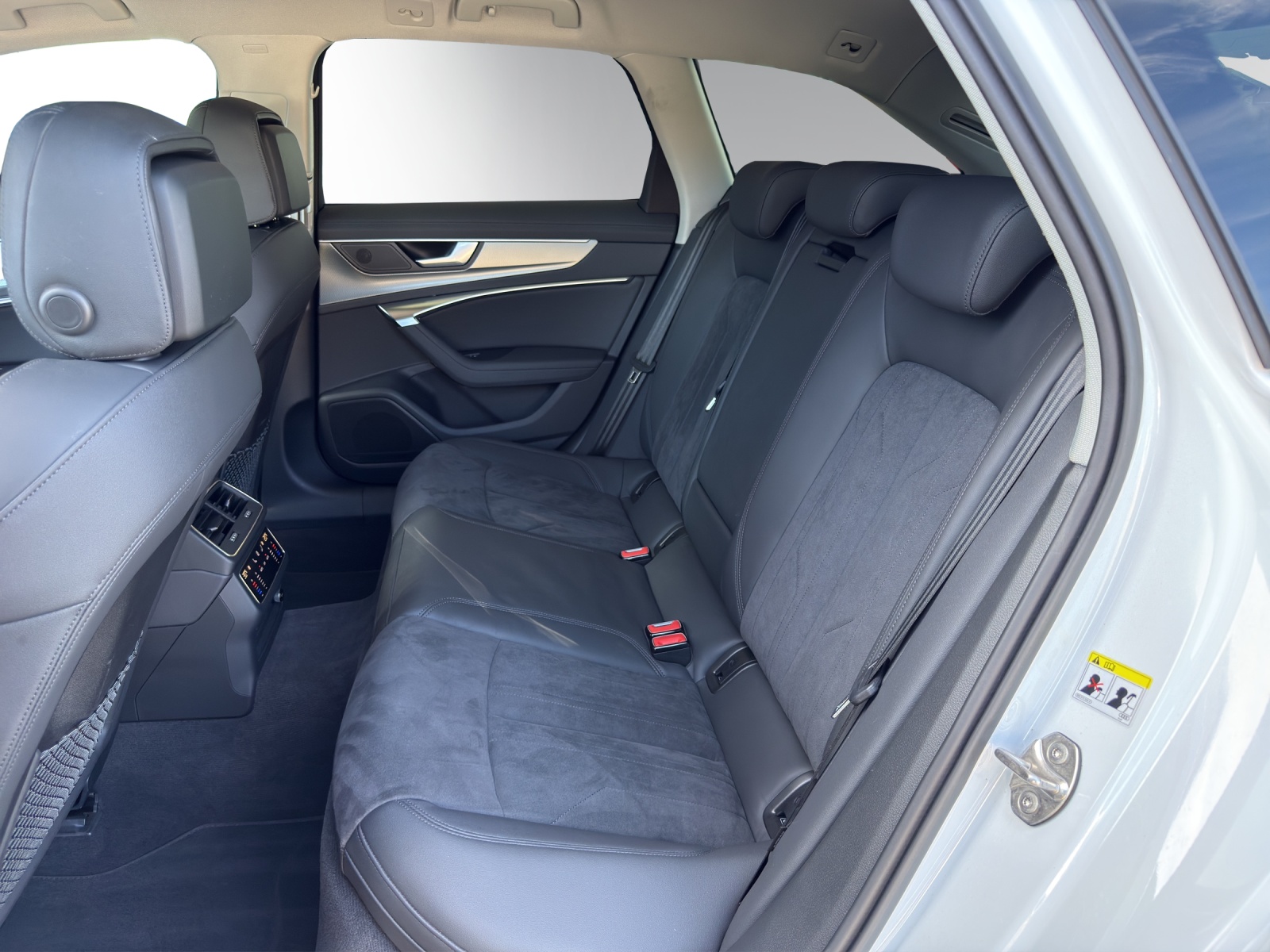 AUDI A6 allroad 50 TDI quattro-image-10