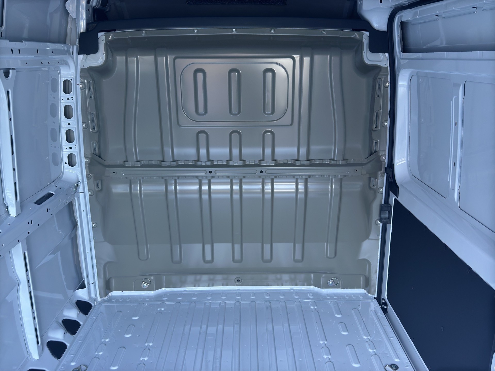 OPEL Movano C Kasten 2.2 DIESEL 140 L2H2 EDITION-image-9