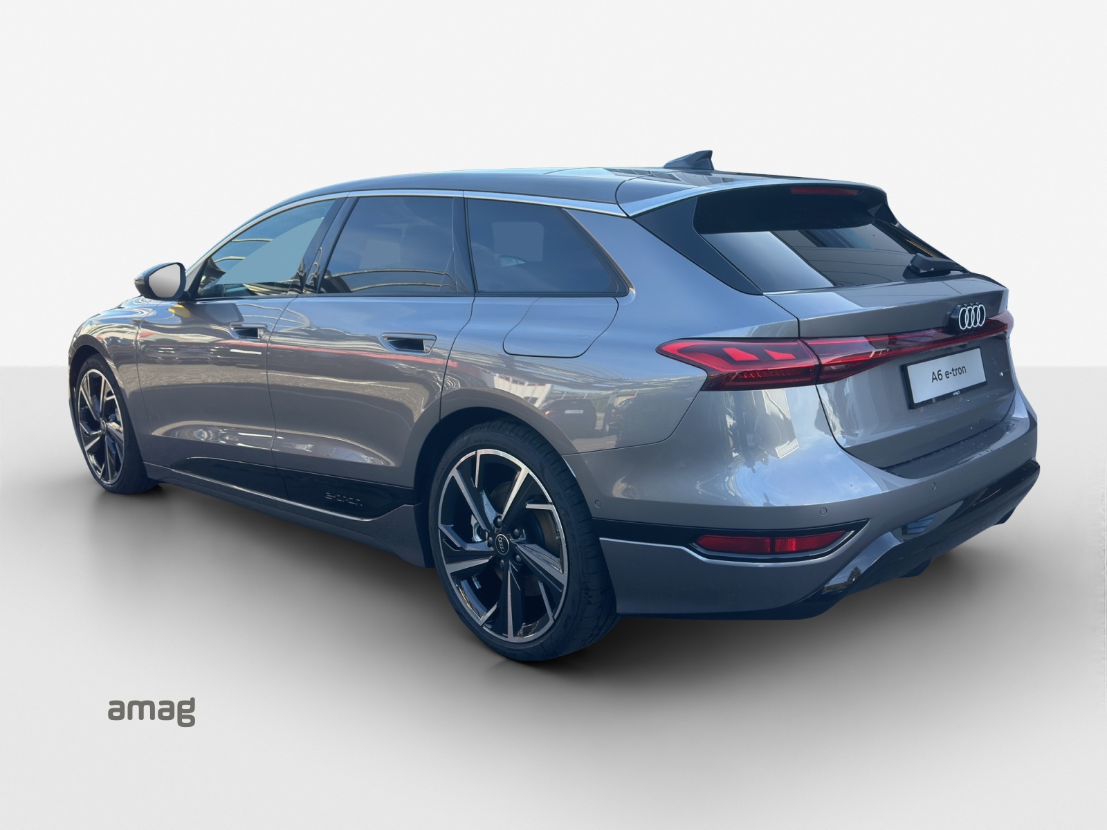 AUDI A6 Avant e-tron quattro-showroom-element-2