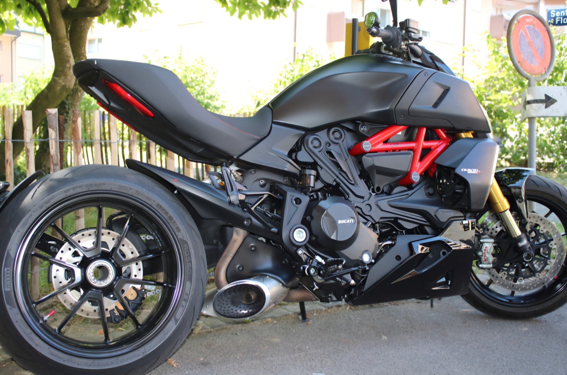 DUCATI Diavel 1260 S-image-4