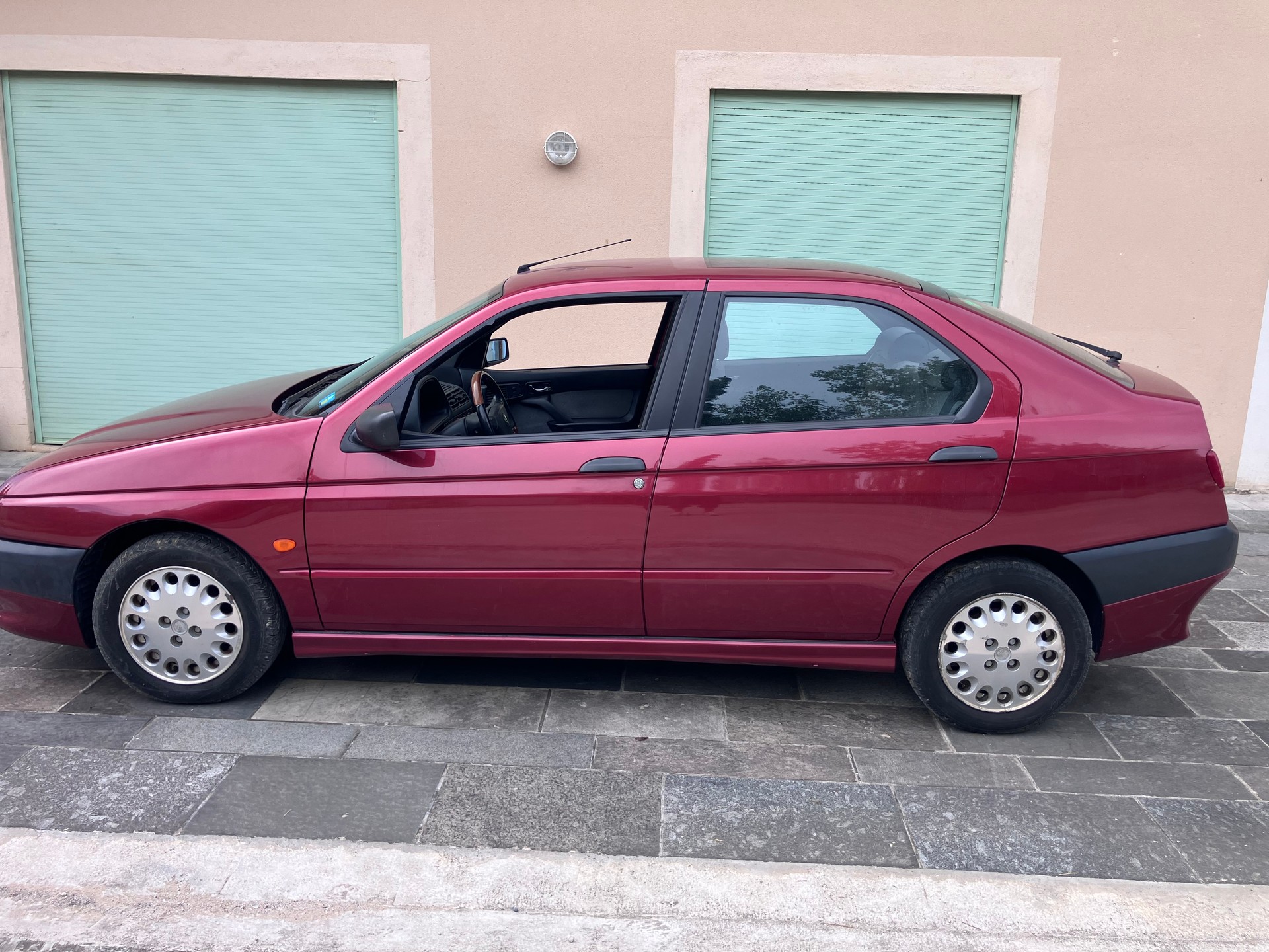 ALFA ROMEO 146 1.7 16V L-image-1
