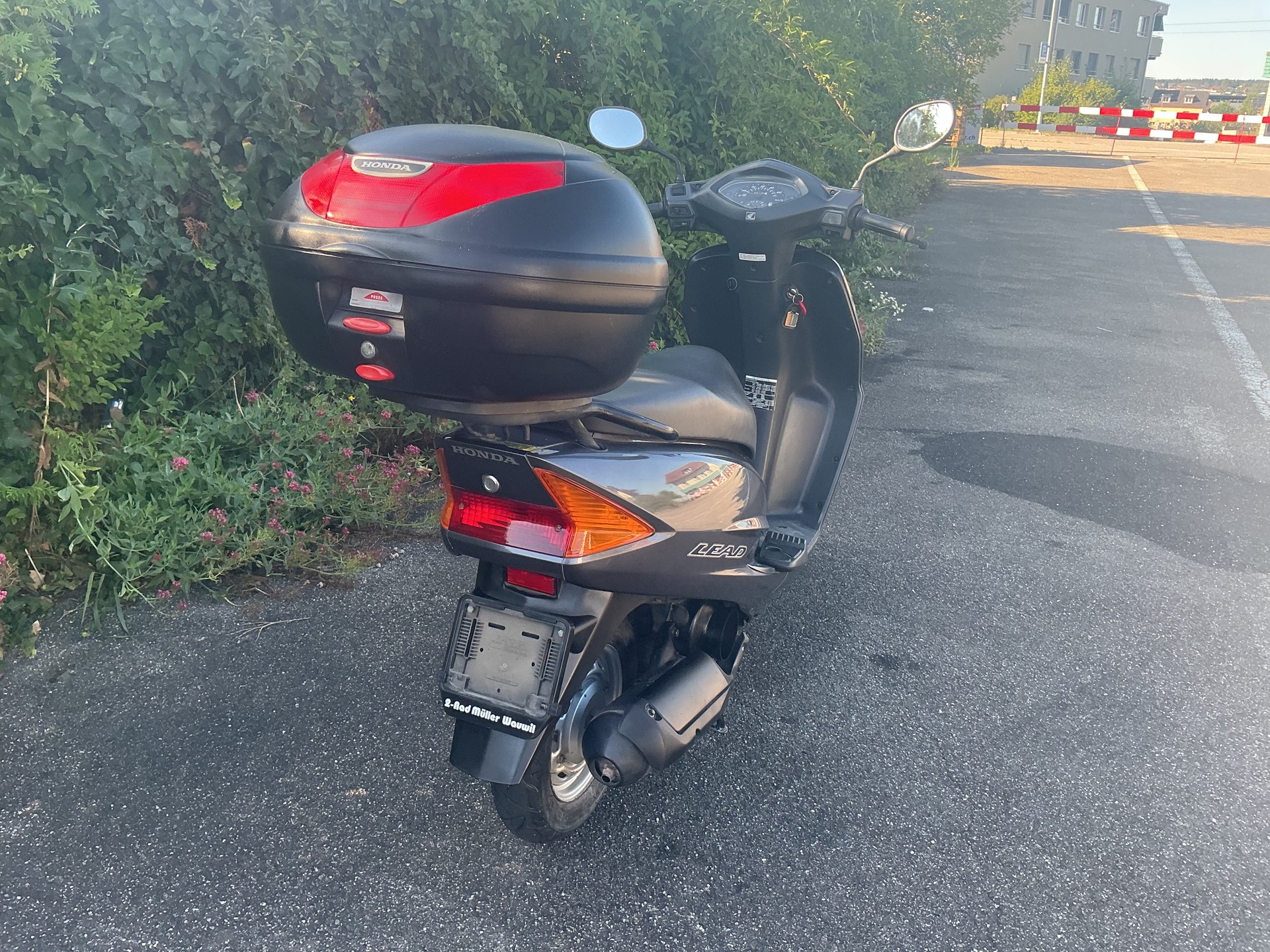 HONDA SCV 100 Lead-image-2