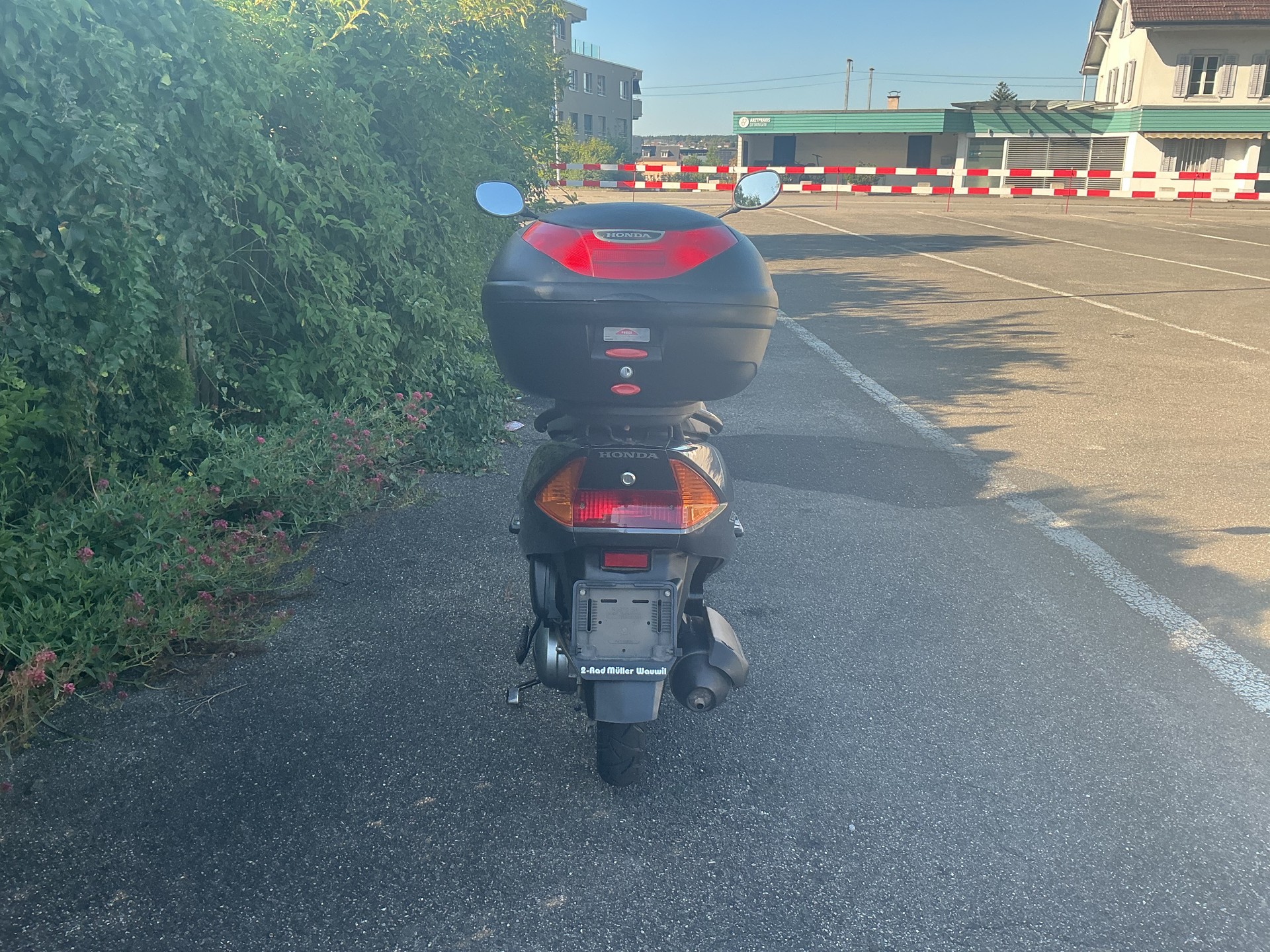 HONDA SCV 100 Lead-image-1