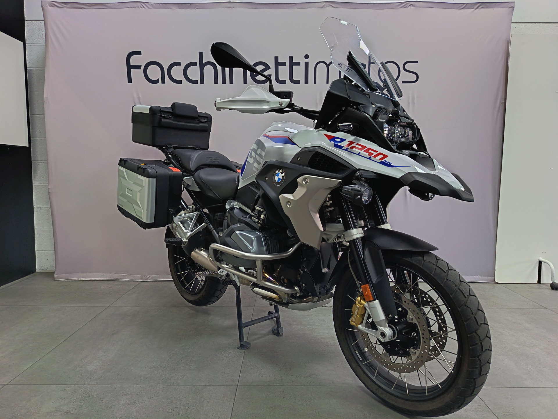 BMW R 1250 GS-image-1