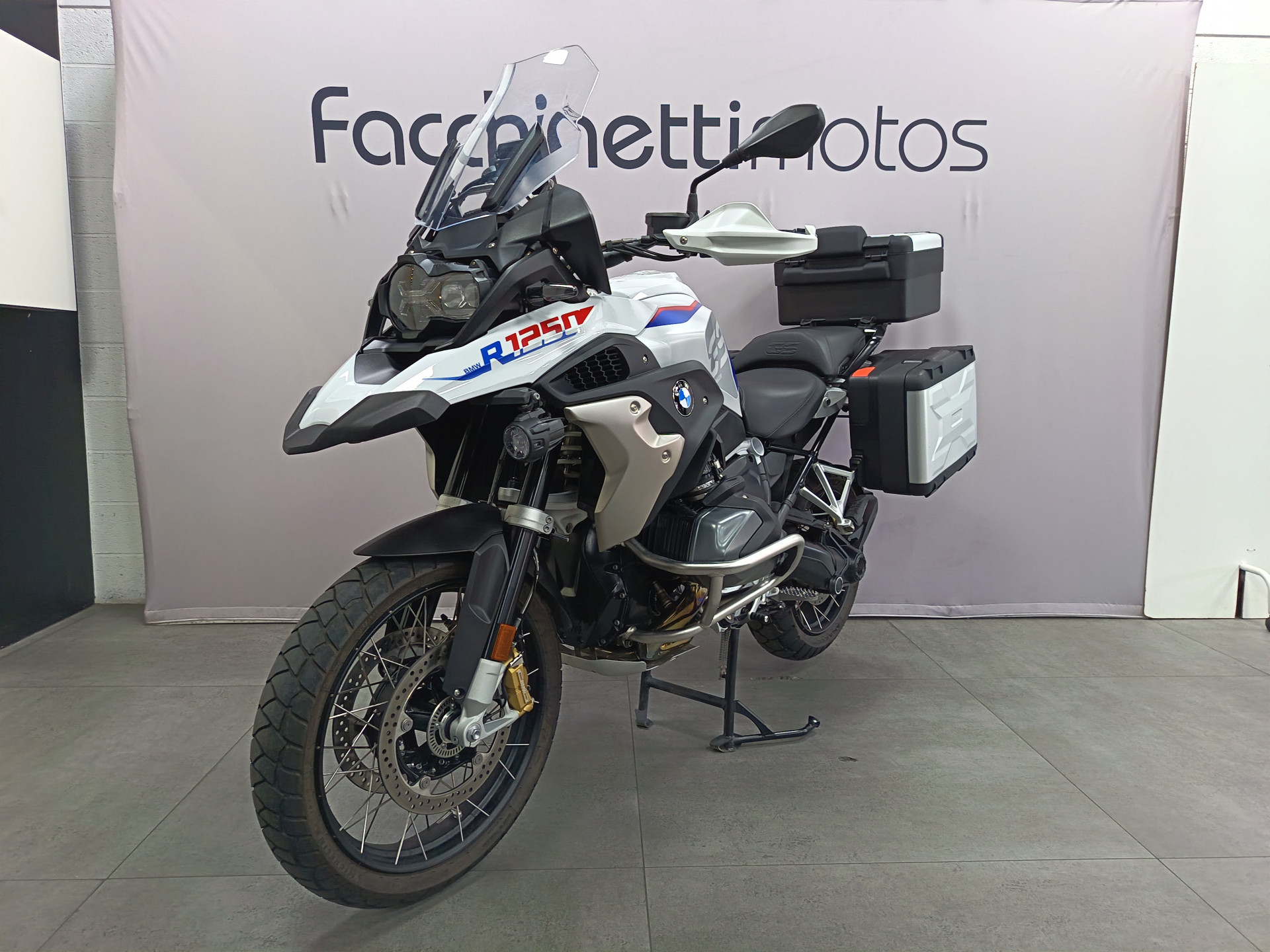 BMW R 1250 GS-image-2