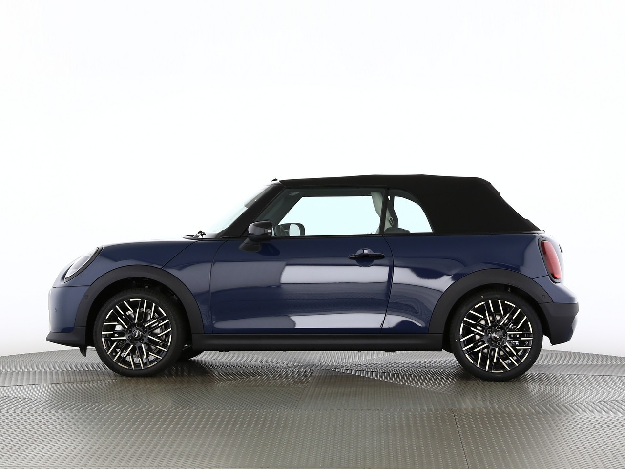 MINI Cooper C Cabriolet DKG-showroom-element-2