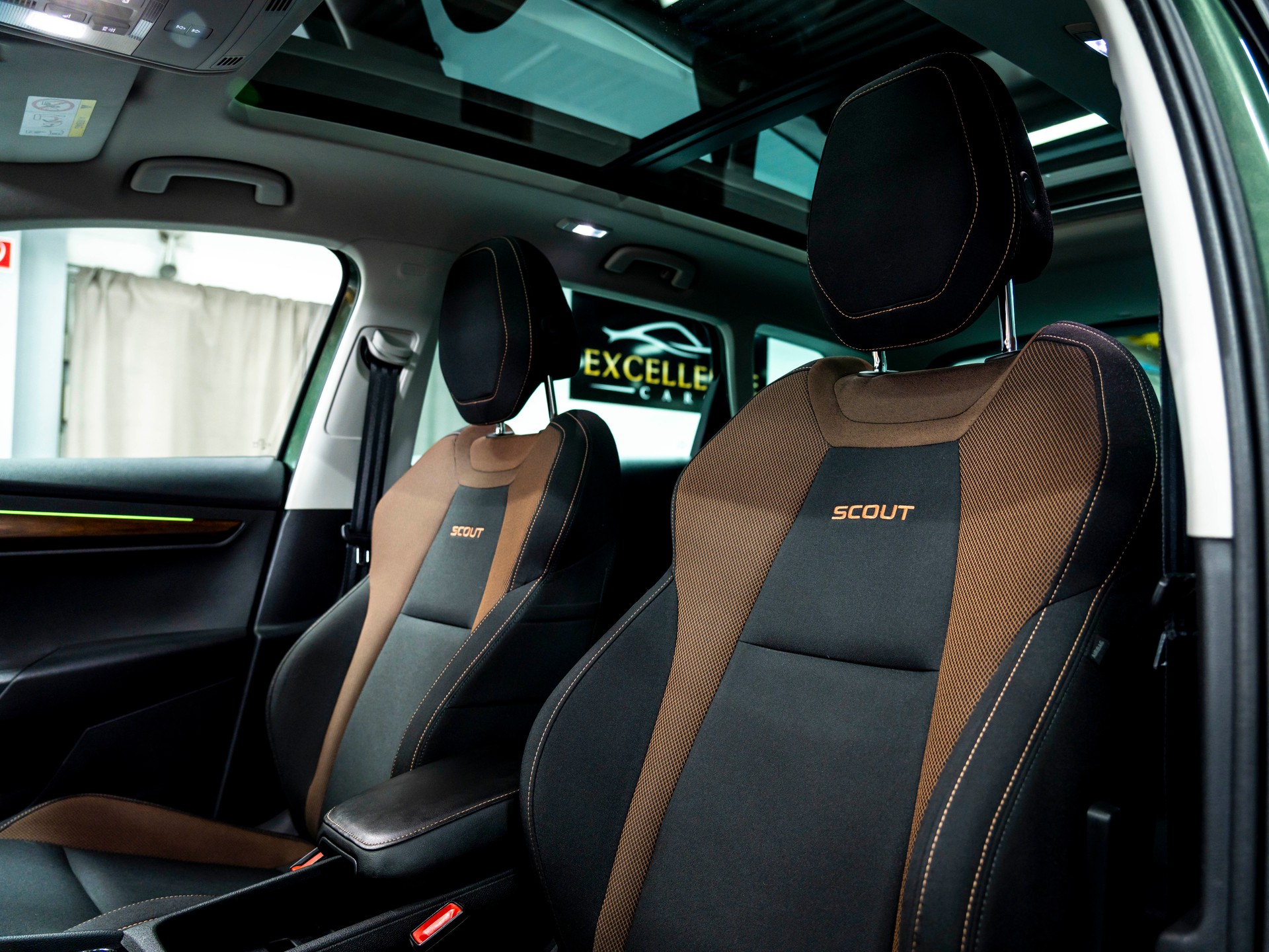 SKODA Karoq 1.5 TSI ACT Scout 4x4 DSG-image-16