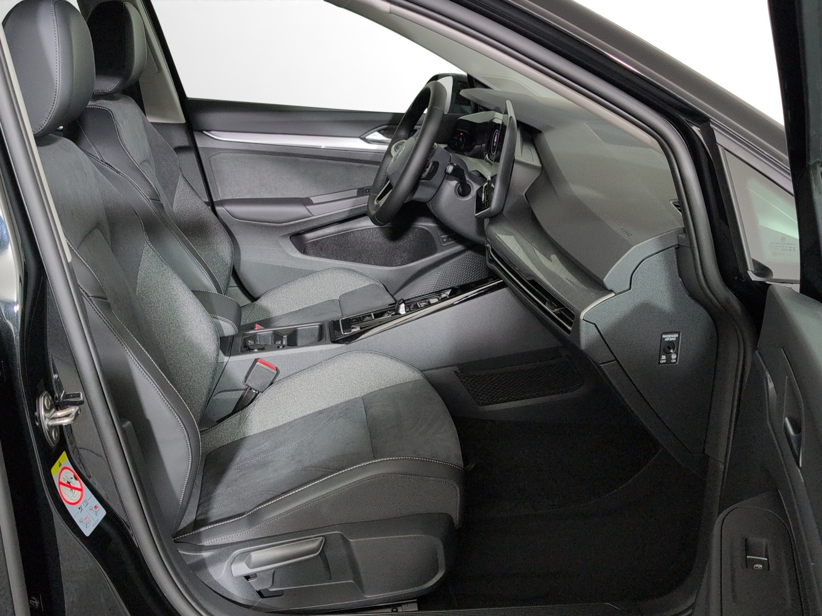 VW Golf 1.5 TSI PHEV Style-image-6